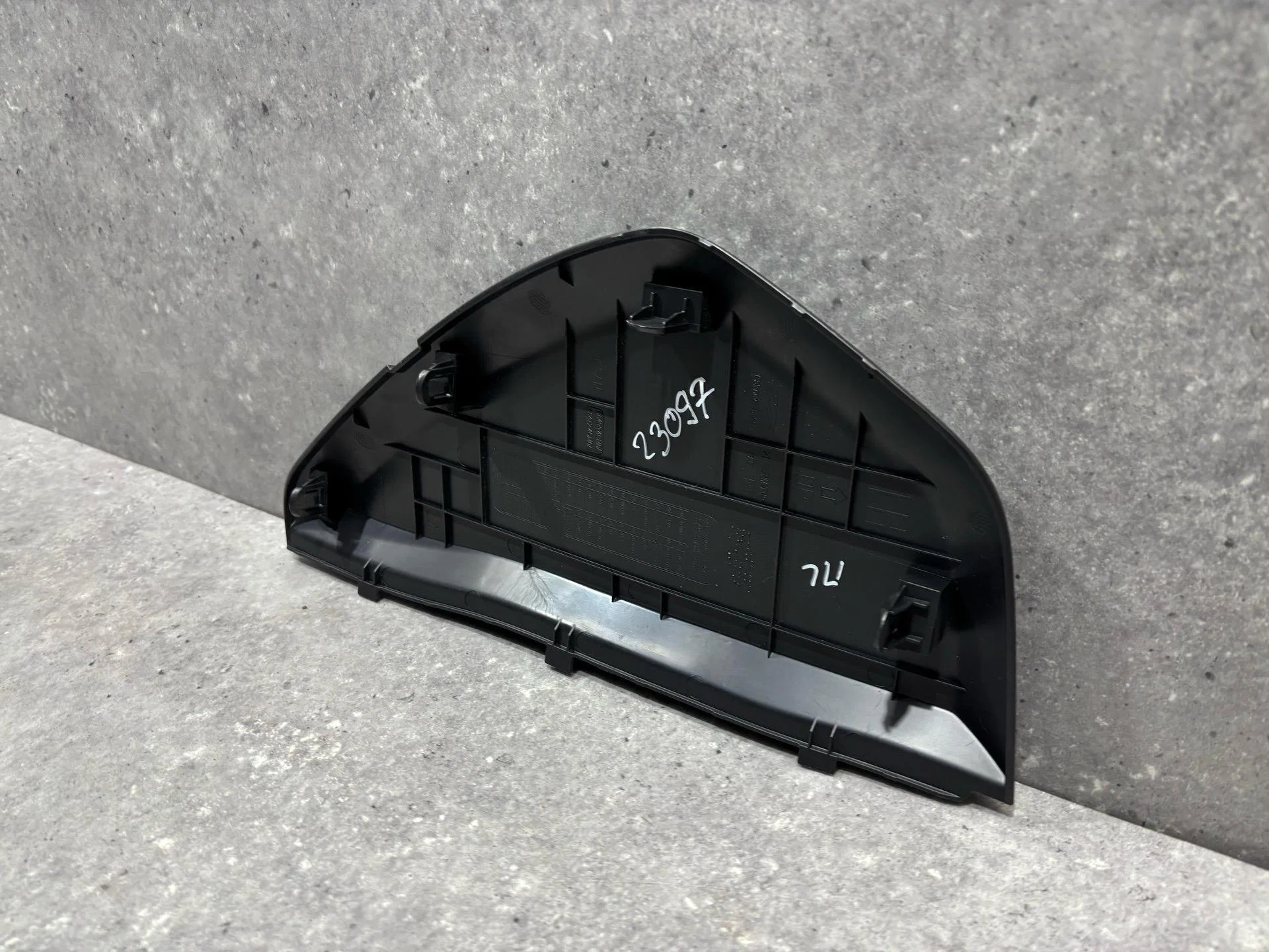 Крышка торпеды боковая левая Nissan Qashqai - миниатюра 5