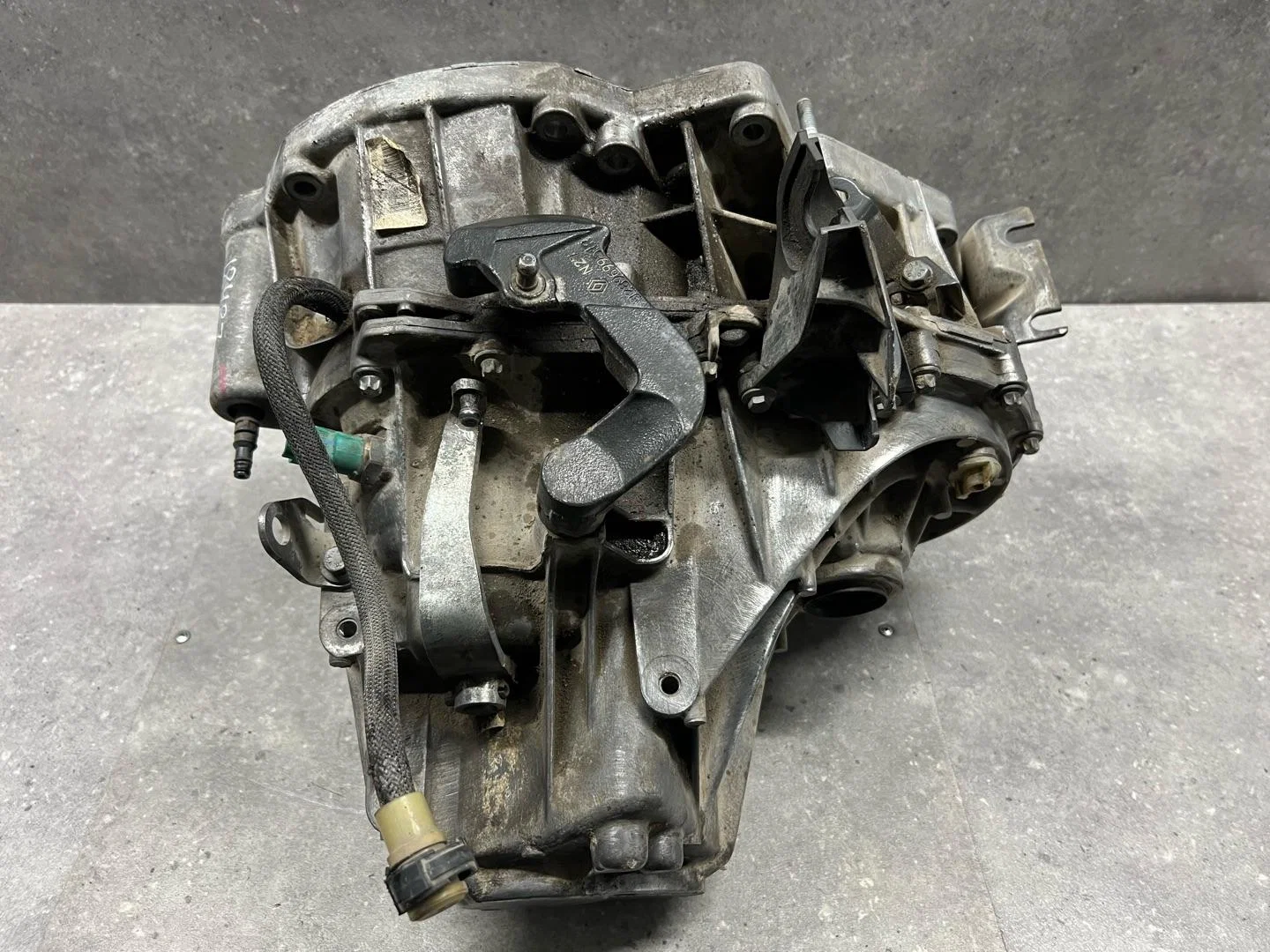 МКПП Nissan Terrano D10 2018 320100892R - миниатюра 5