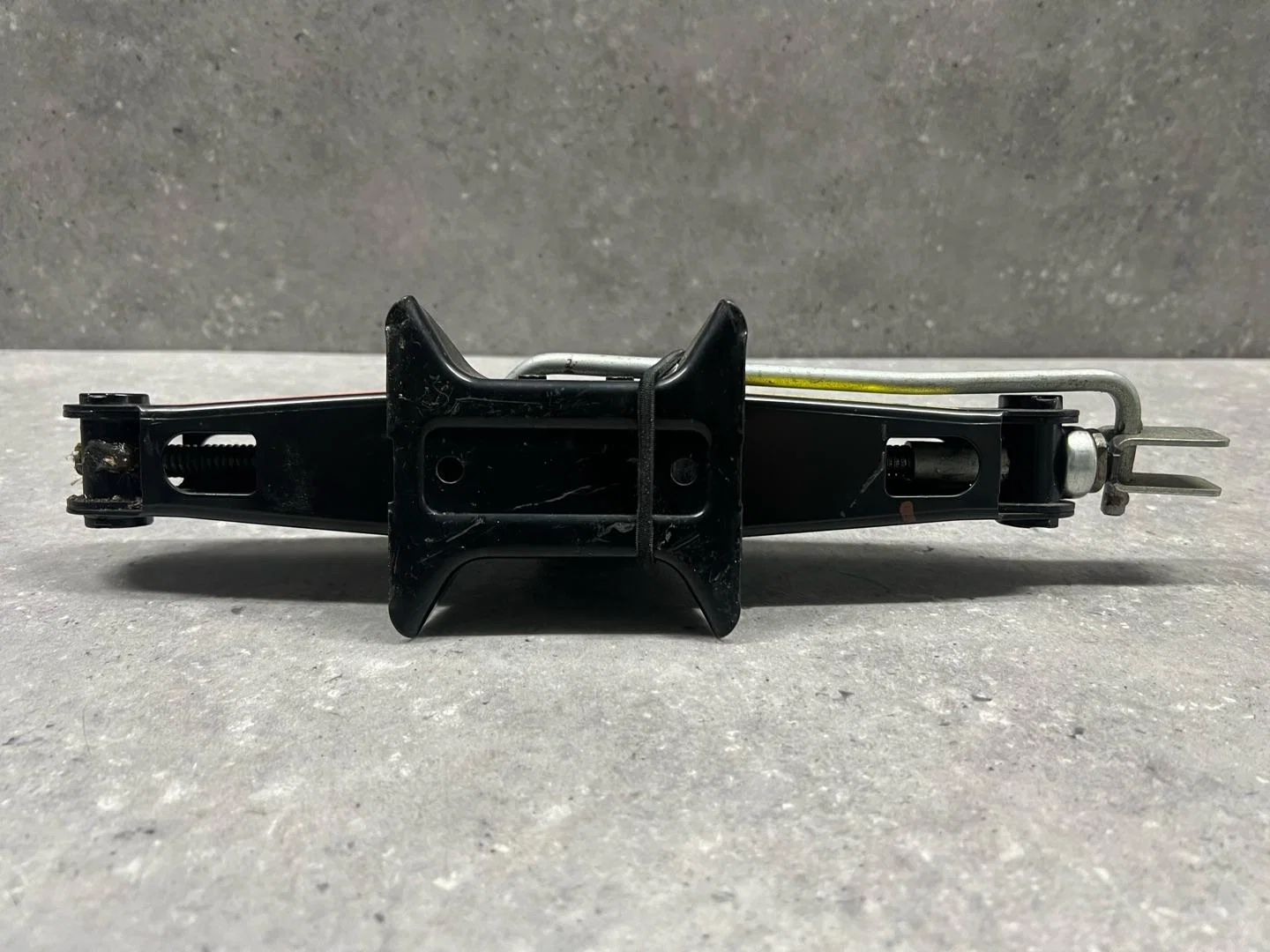 Домкрат Nissan Terrano D10 2018 995509237R - миниатюра 5