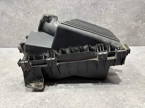 Корпус воздушногo фильтра Skoda Octavia 1 рест.