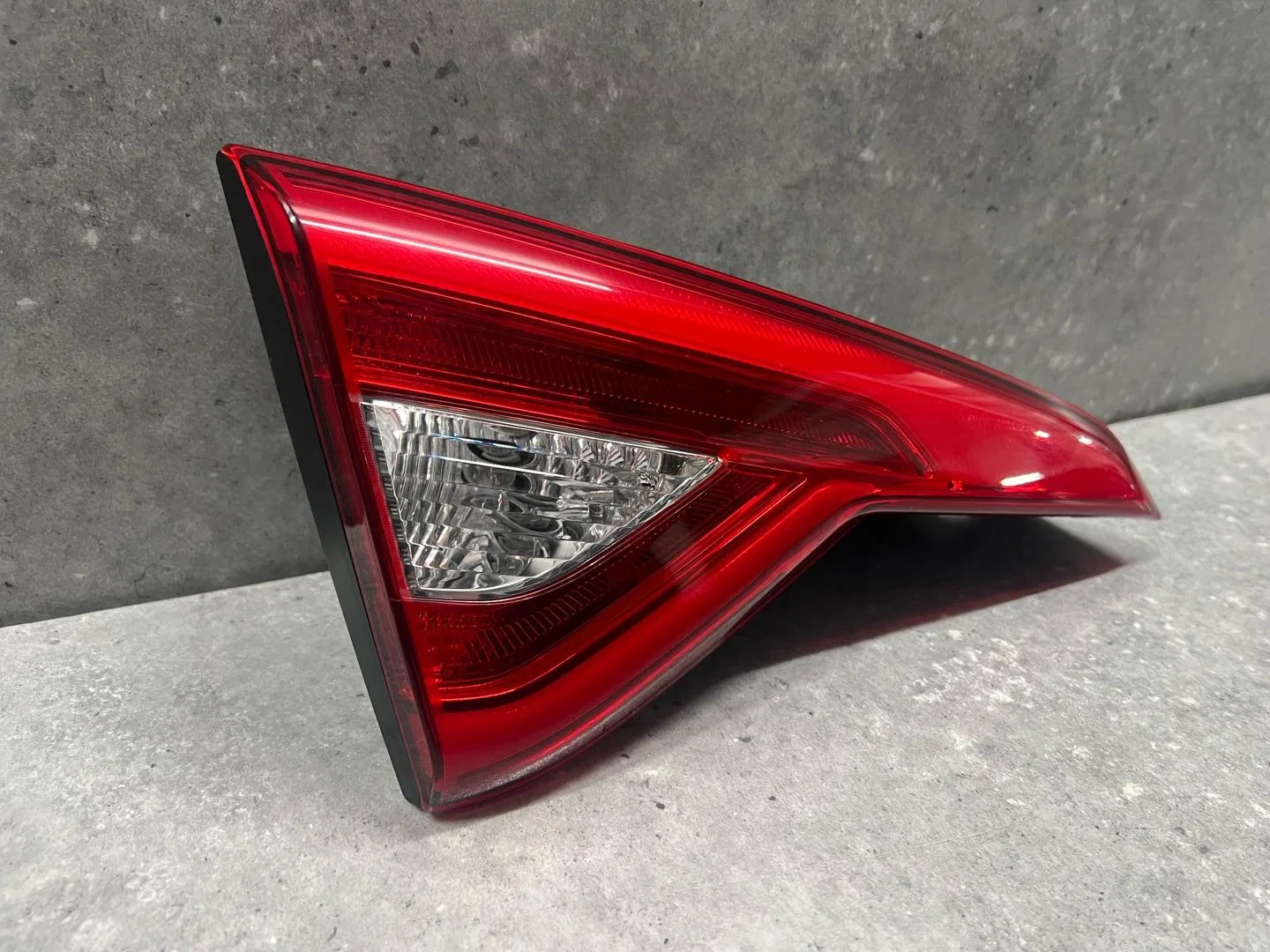Фонарь задний внутренний левый Hyundai Sonata 7 LF - миниатюра 2