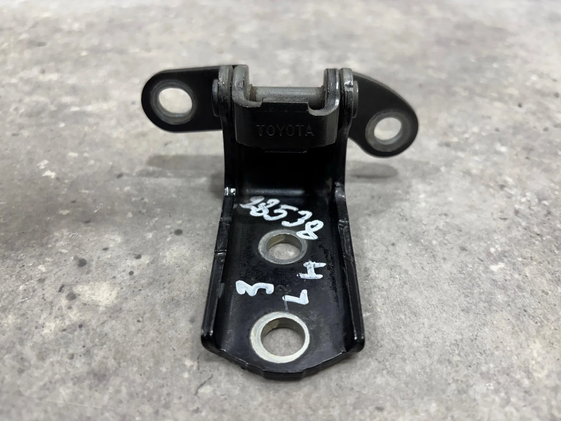 Петля двери задней левой Toyota Avensis 6878052031 - изображение 1