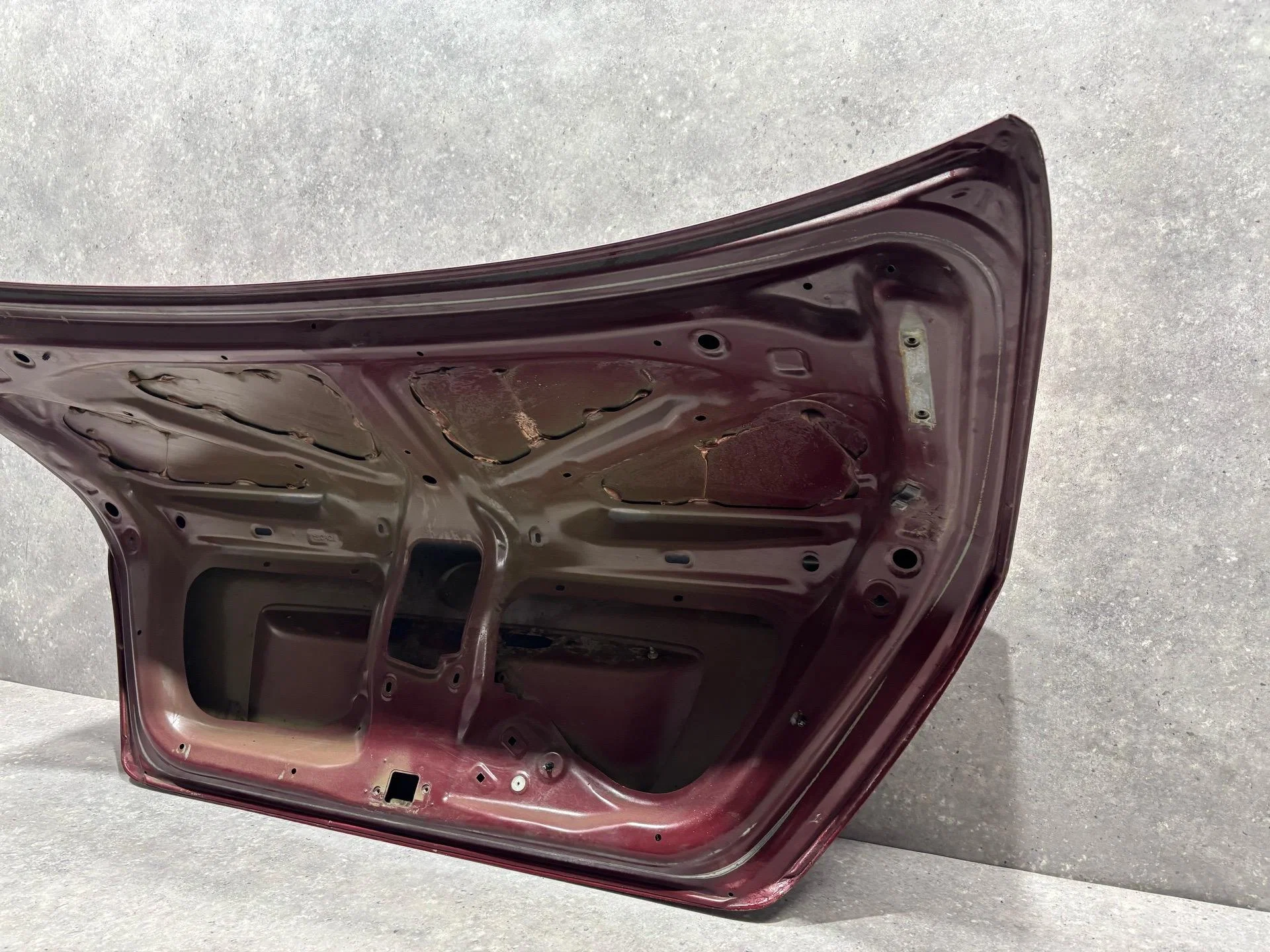 Крышка багажника Toyota Camry 6 XV30 ACV30 2001 - миниатюра 10