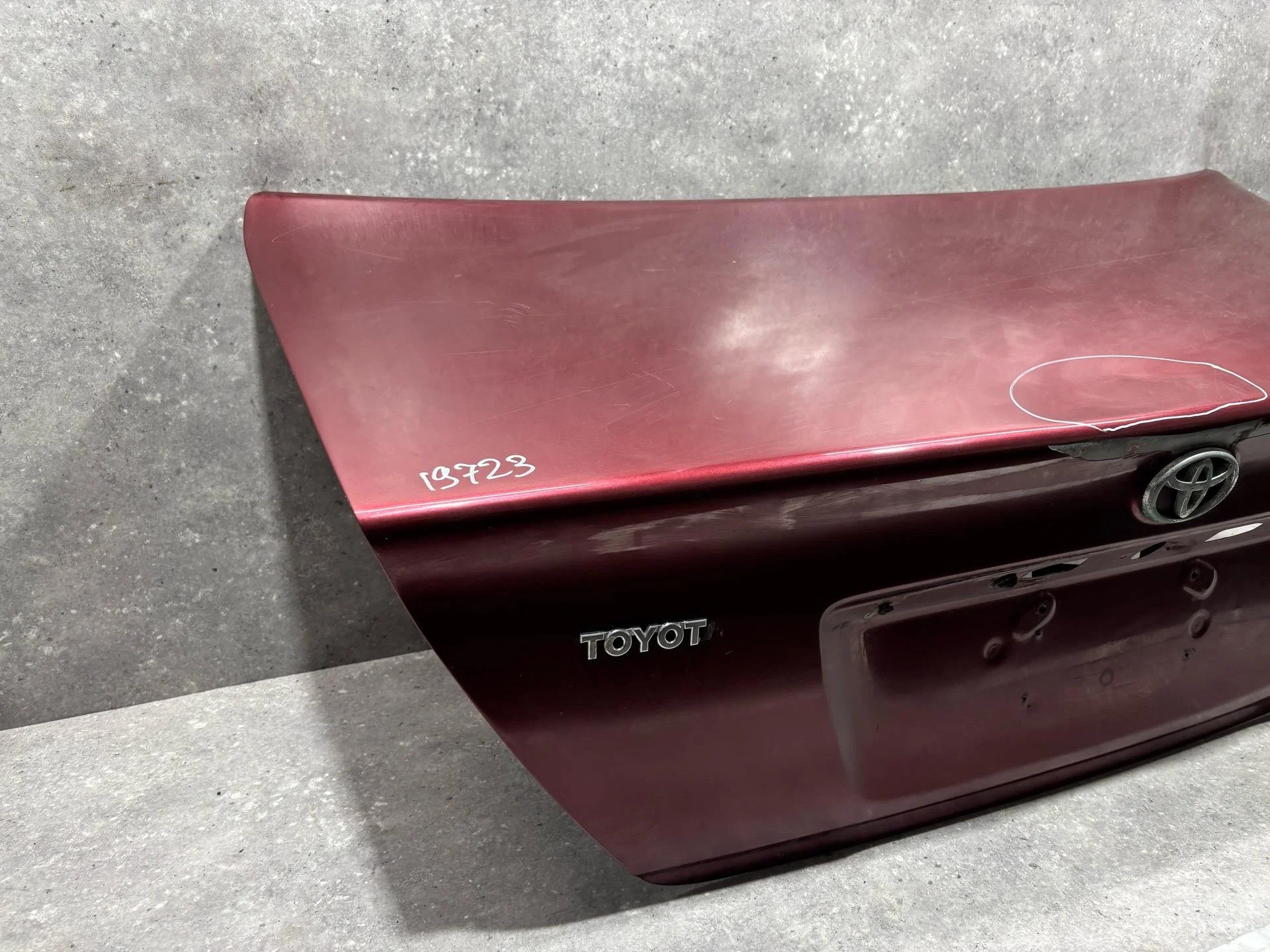 Крышка багажника Toyota Camry 6 XV30 ACV30 2001 - миниатюра 2