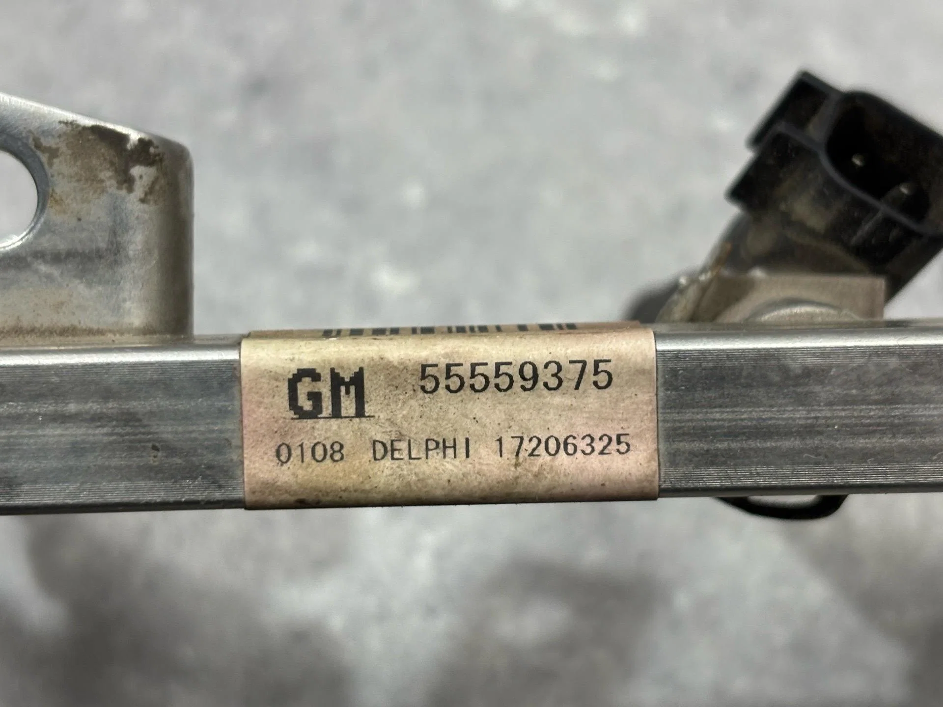 Топливная рампа Opel Astra H рест. L69 2008 - миниатюра 5