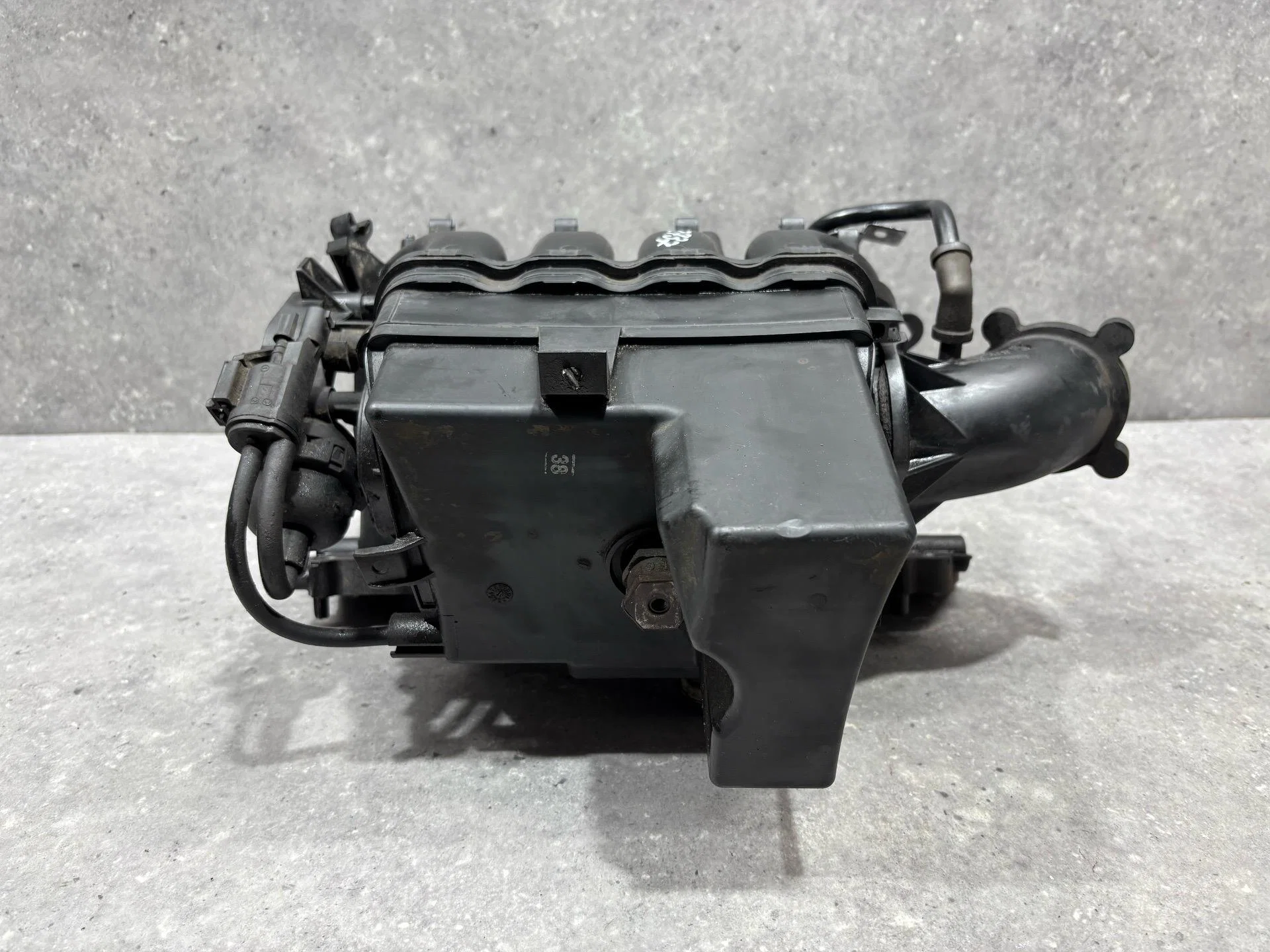 Впускной коллектор Opel Astra H рест. L69 2008 - миниатюра 4