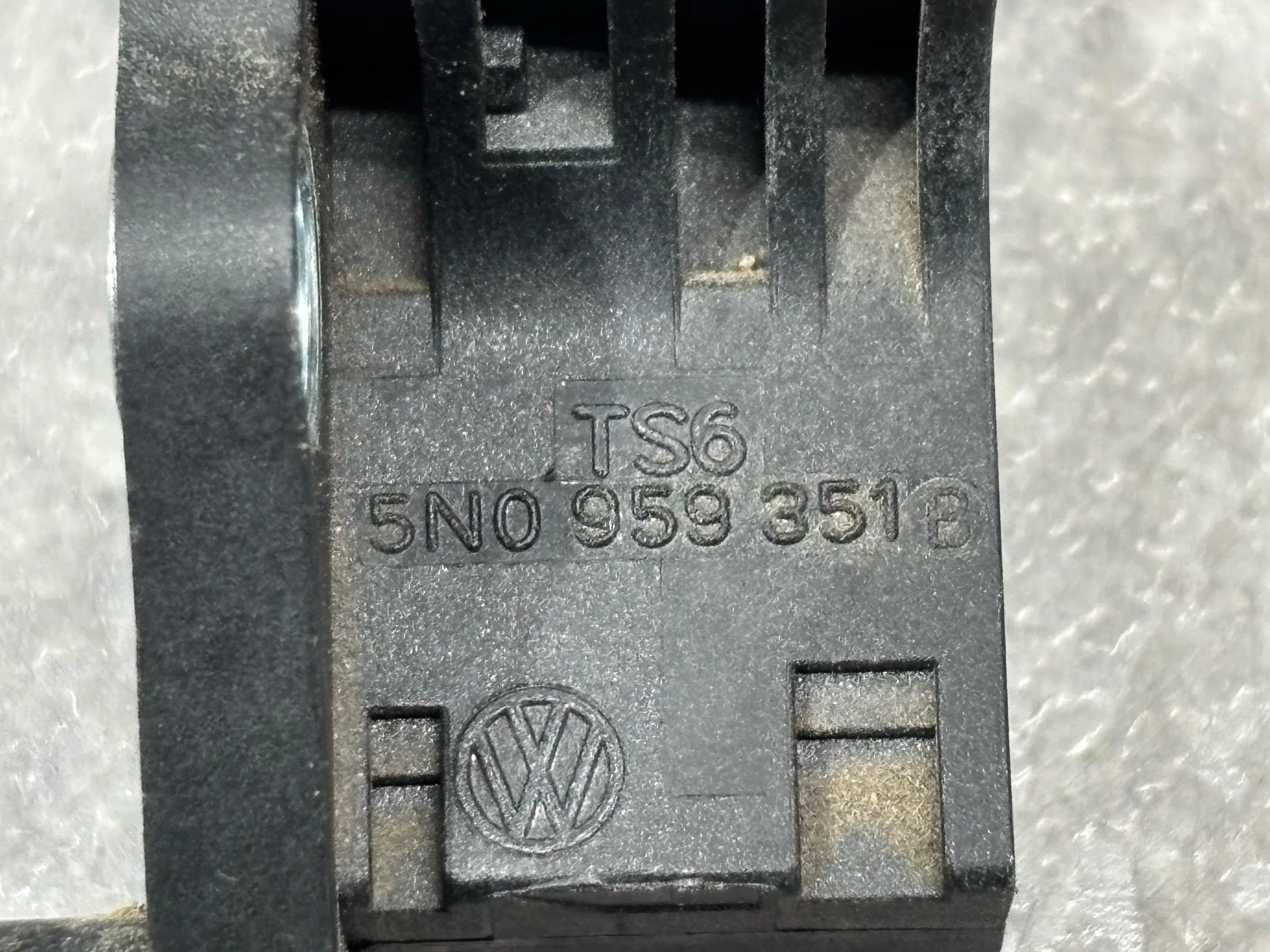 Датчик airbag Volkswagen Passat B6 3C2 2009 - миниатюра 5
