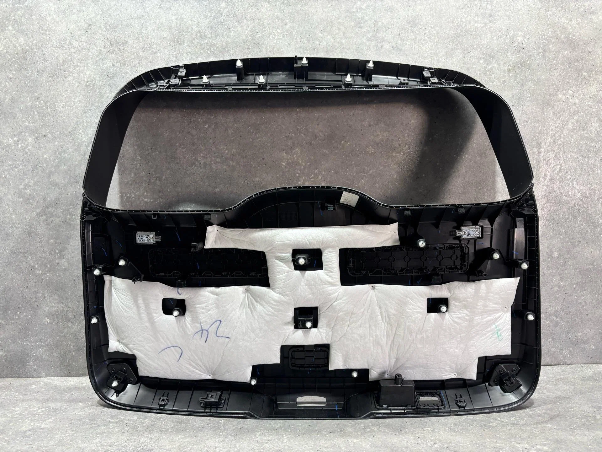 Обшивка двери багажника Jetour X90 Plus 1 2023 - миниатюра 6