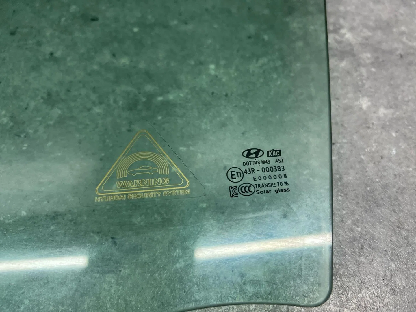 Стекло двери передней левой Hyundai Sonata 7 LF - миниатюра 2