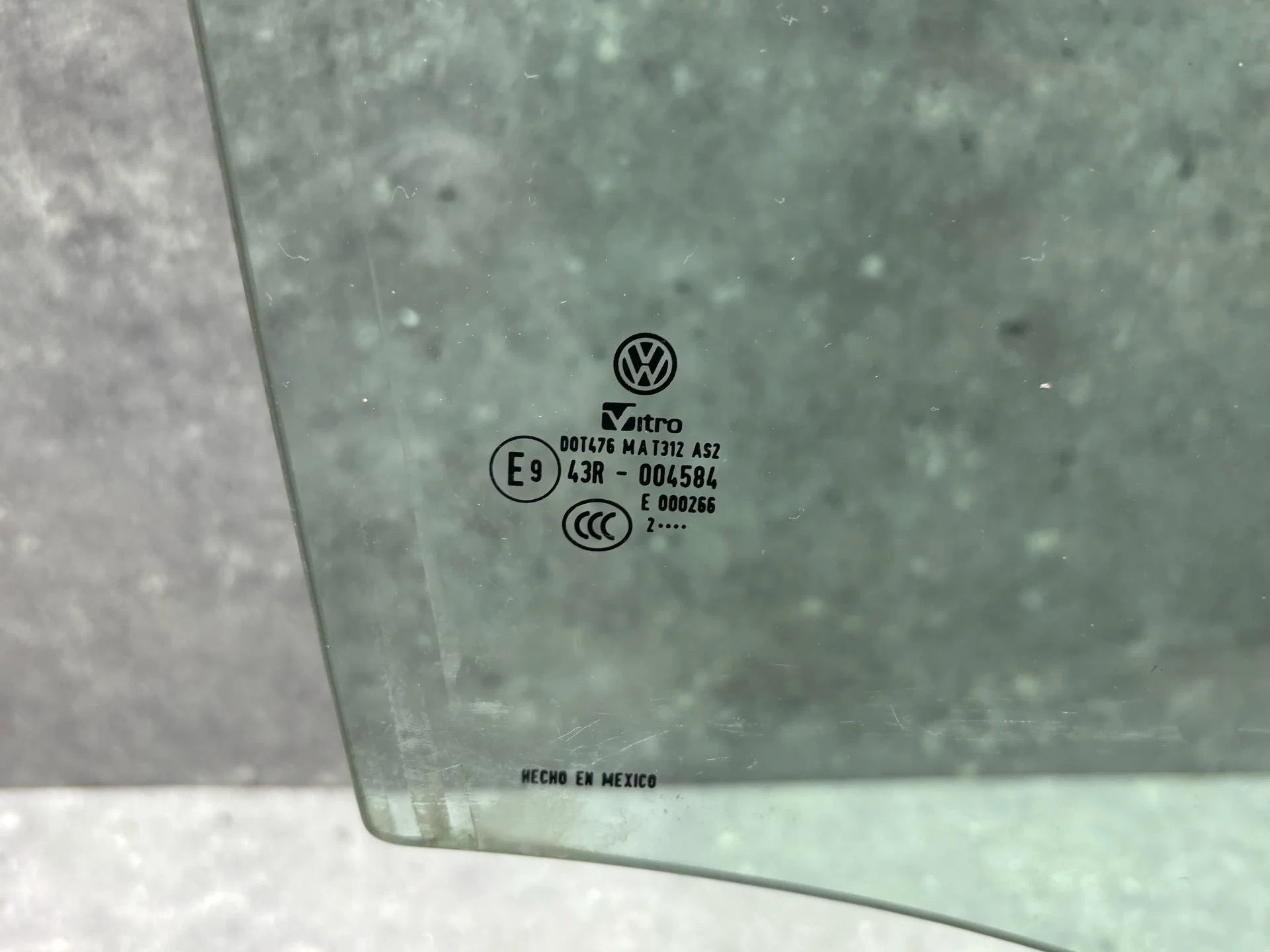 Стекло двери задней правой Volkswagen Jetta 6 162 - миниатюра 2