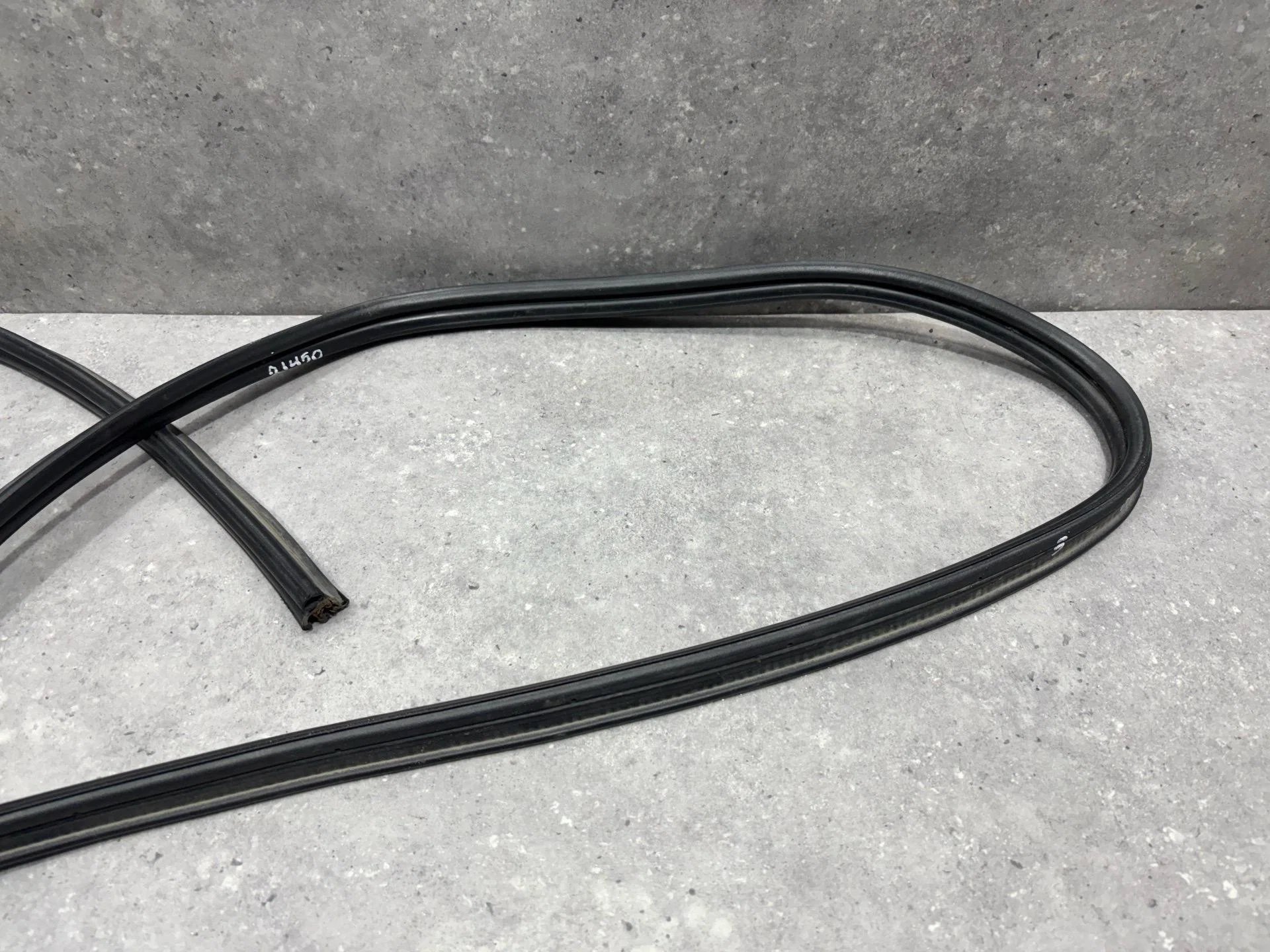 Уплотнитель багажника Volkswagen Jetta 6 162 2013 - миниатюра 6