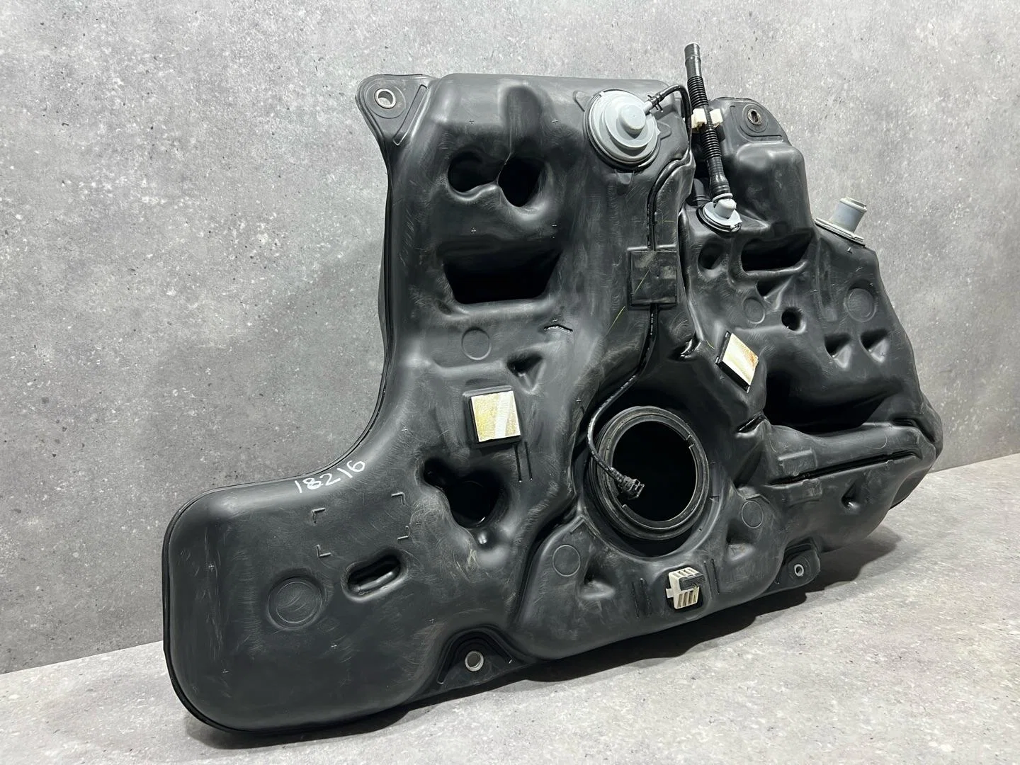 Топливный бак Toyota Corolla 10 E150 NRE150 2008 - миниатюра 2