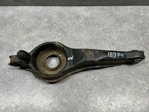 Рычаг задний Mazda 3 1 BK 2006 BBP328300B