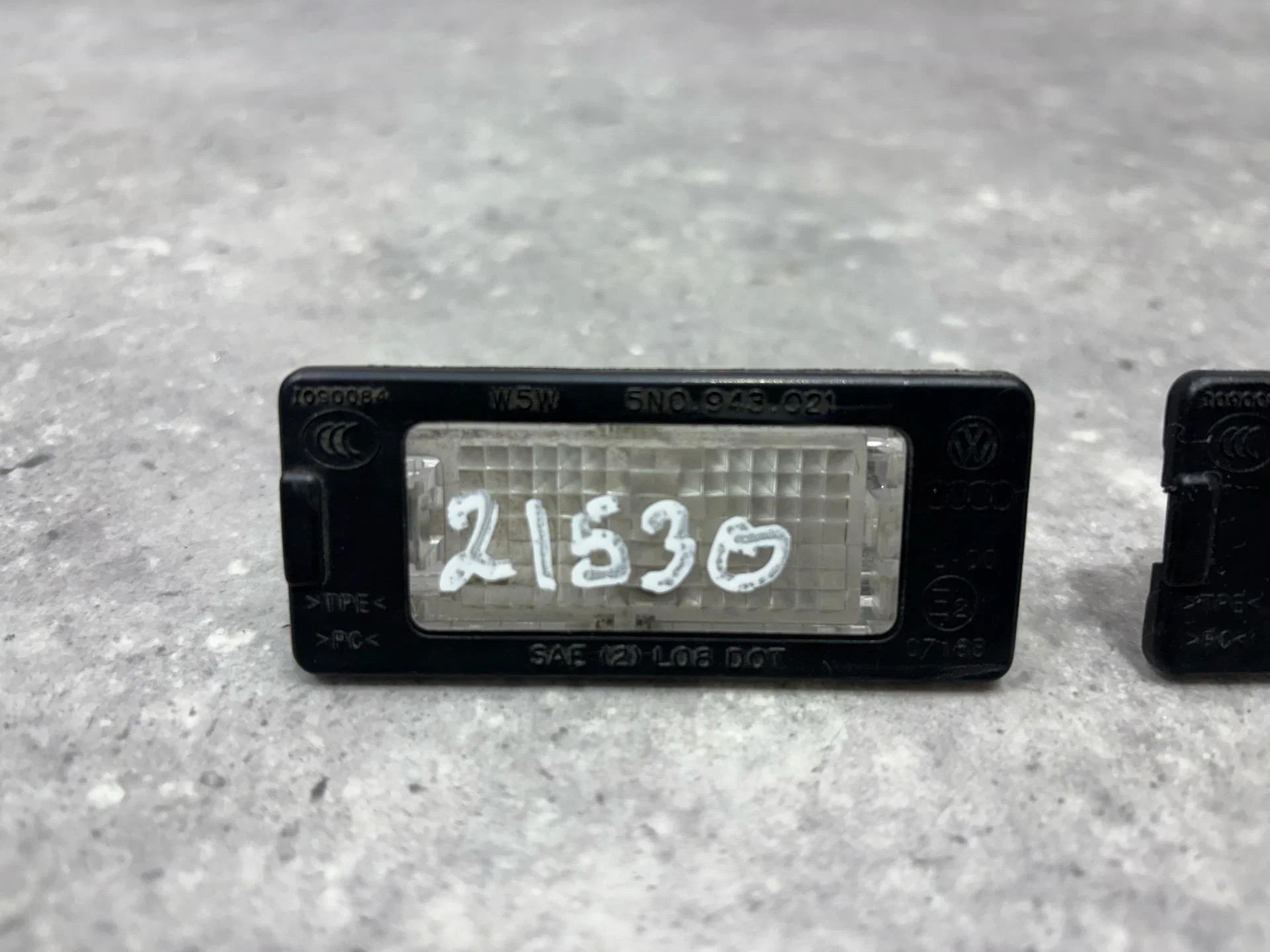 Подсветка номера Volkswagen Jetta 6 162 2013 - миниатюра 2