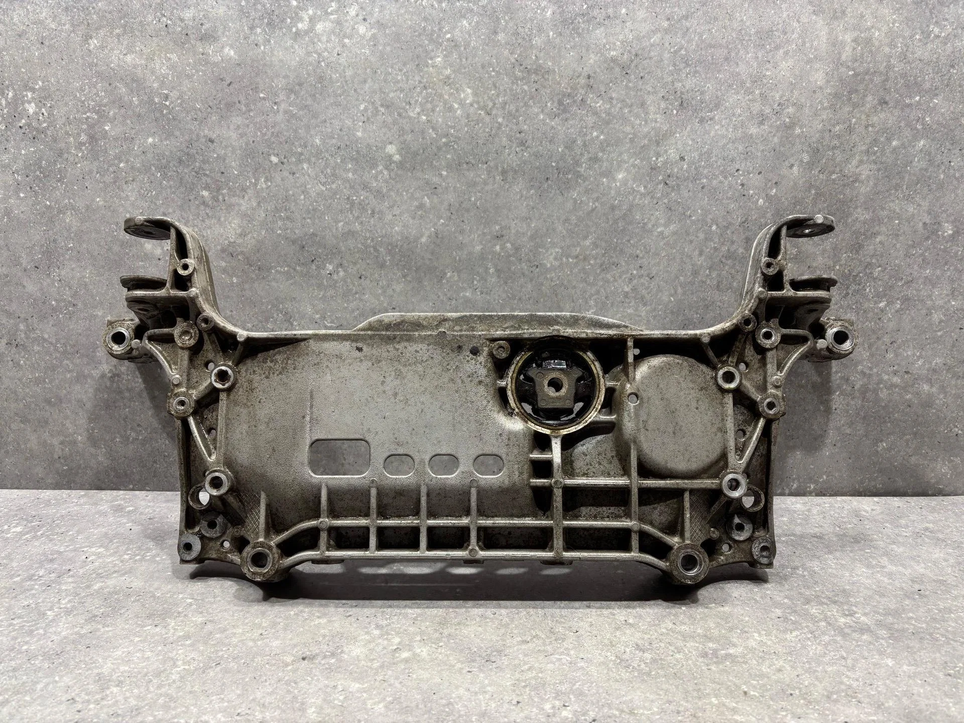 Передняя балка (подрамник) Volkswagen Passat B6 - миниатюра 4