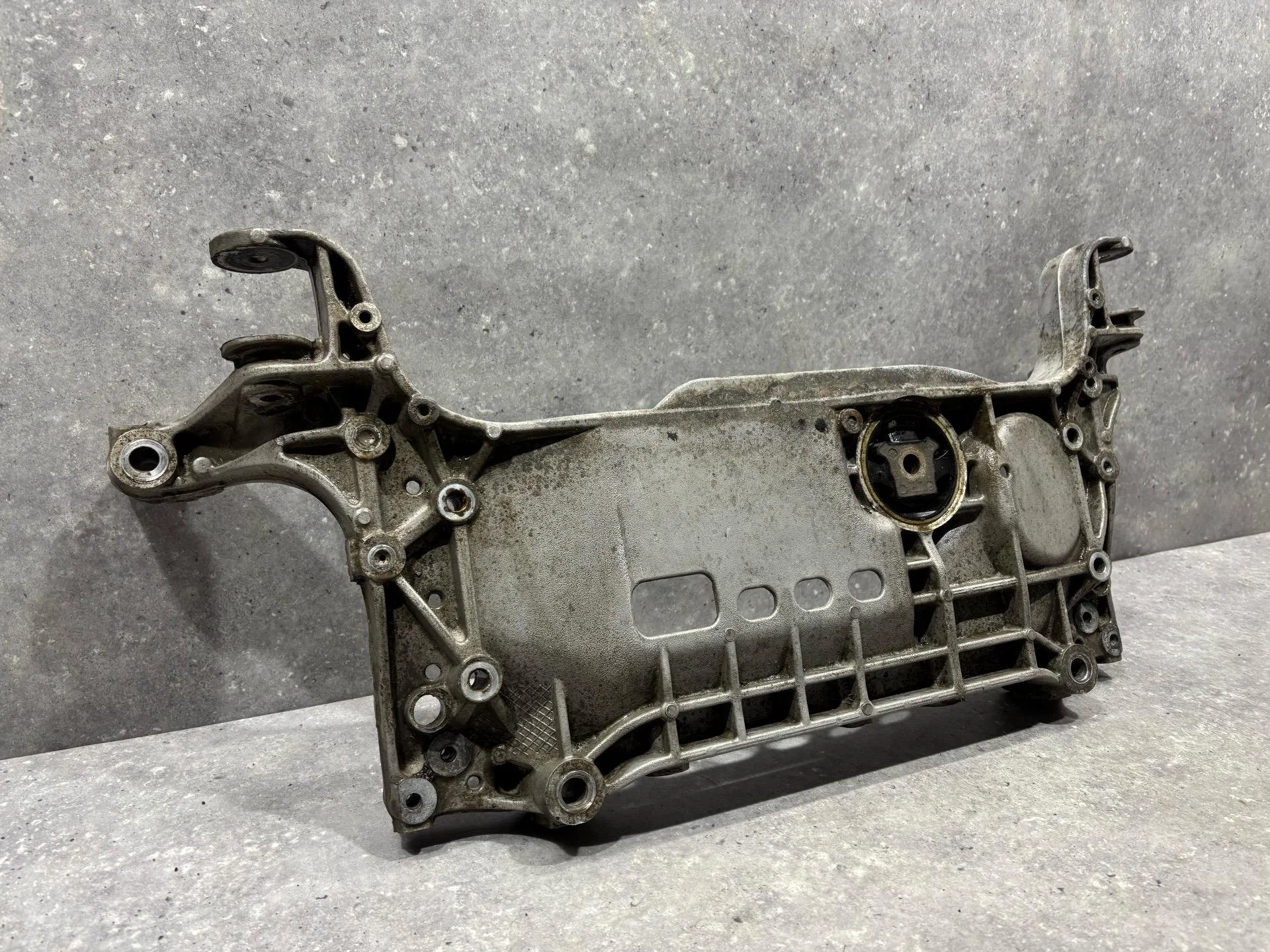 Передняя балка (подрамник) Volkswagen Passat B6 - миниатюра 5