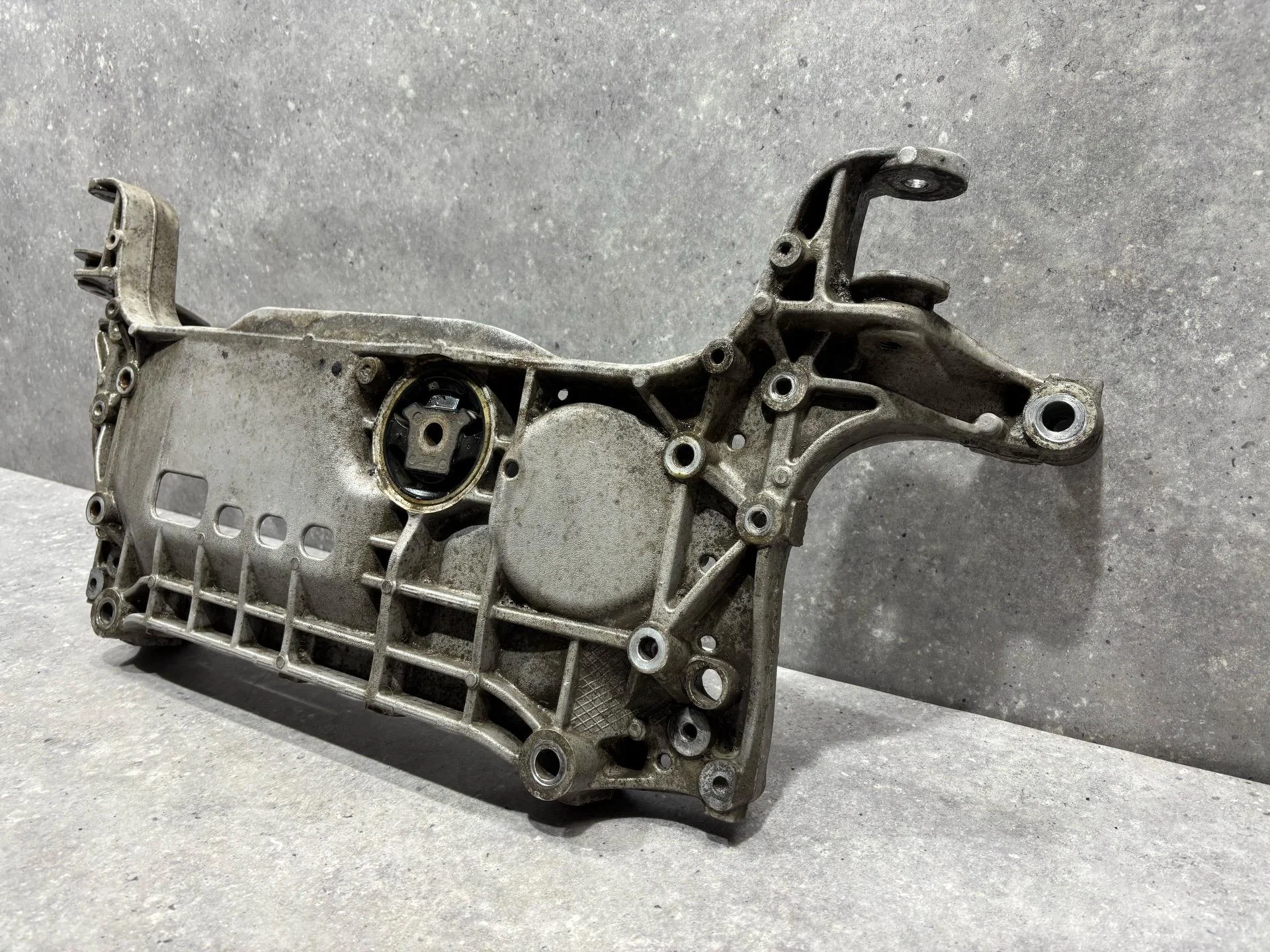 Передняя балка (подрамник) Volkswagen Passat B6 - миниатюра 6