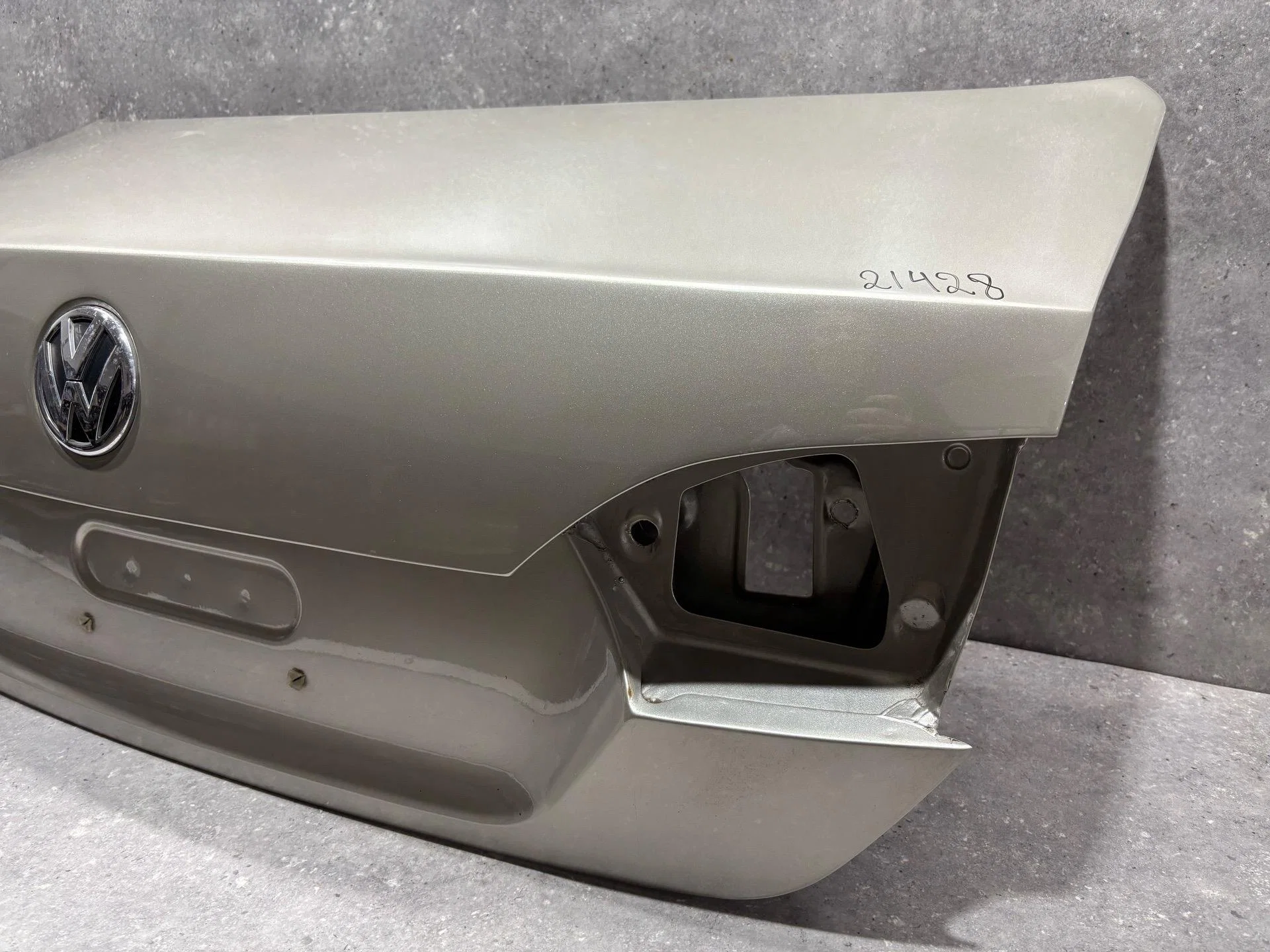 Крышка багажника Volkswagen Jetta 6 162 2013 - миниатюра 3