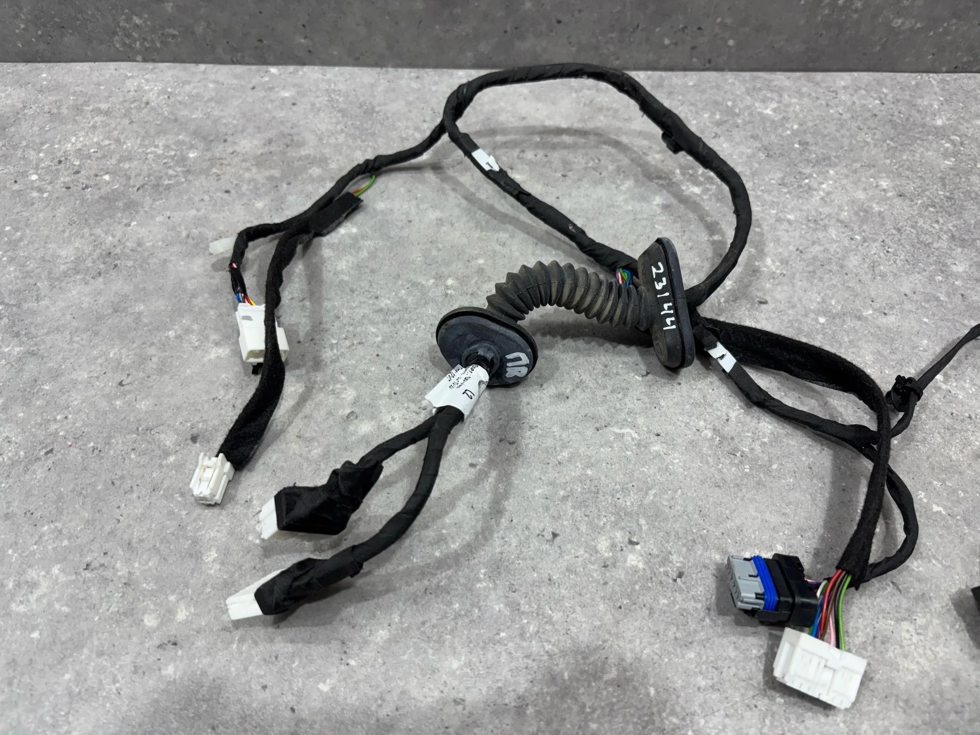 Проводка двери передней правой Nissan Qashqai - миниатюра 2