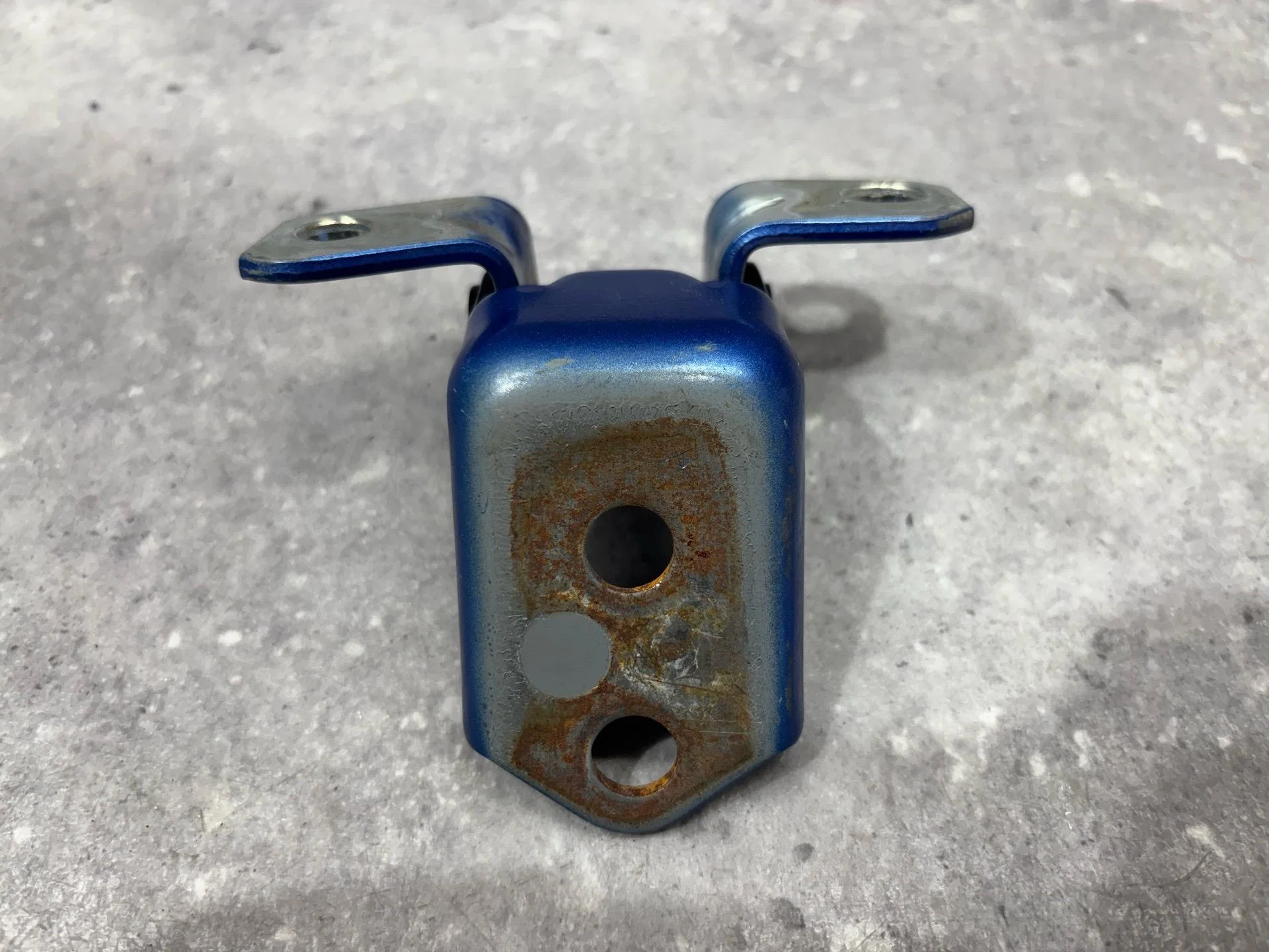 Петля двери передней правой Mazda 3 1 F15158210B - миниатюра 4