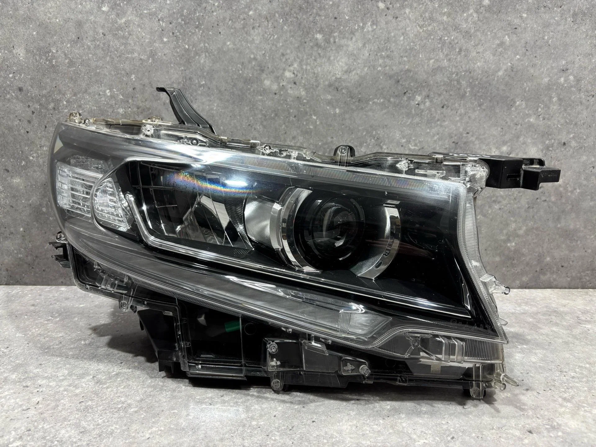 Фара правая Toyota Land Cruiser Prado 8114560N20 - миниатюра 2
