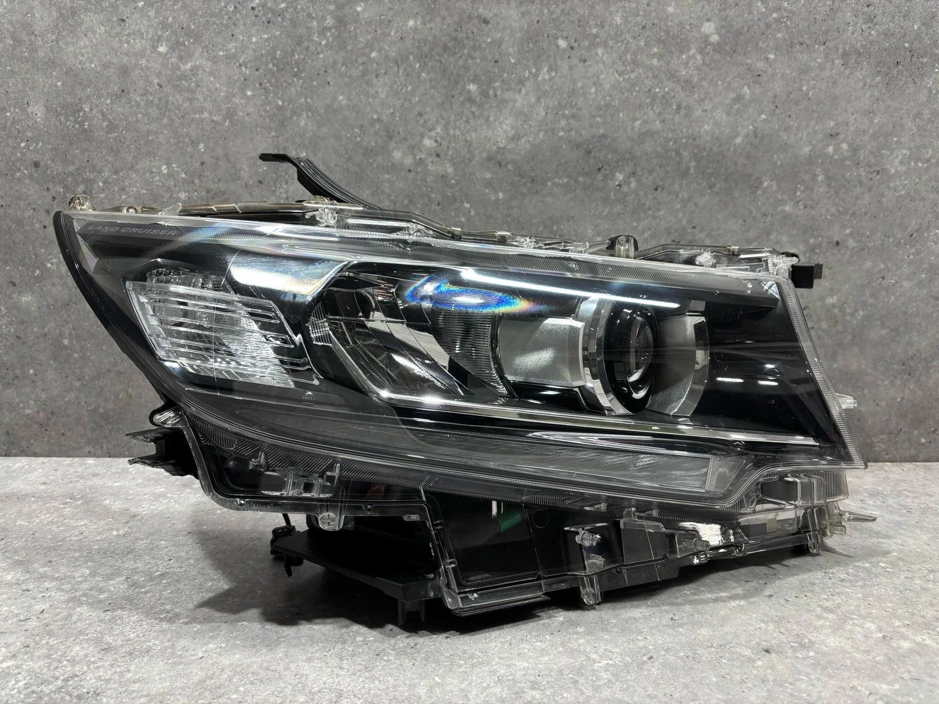 Фара правая Toyota Land Cruiser Prado 8114560N20 - миниатюра 3