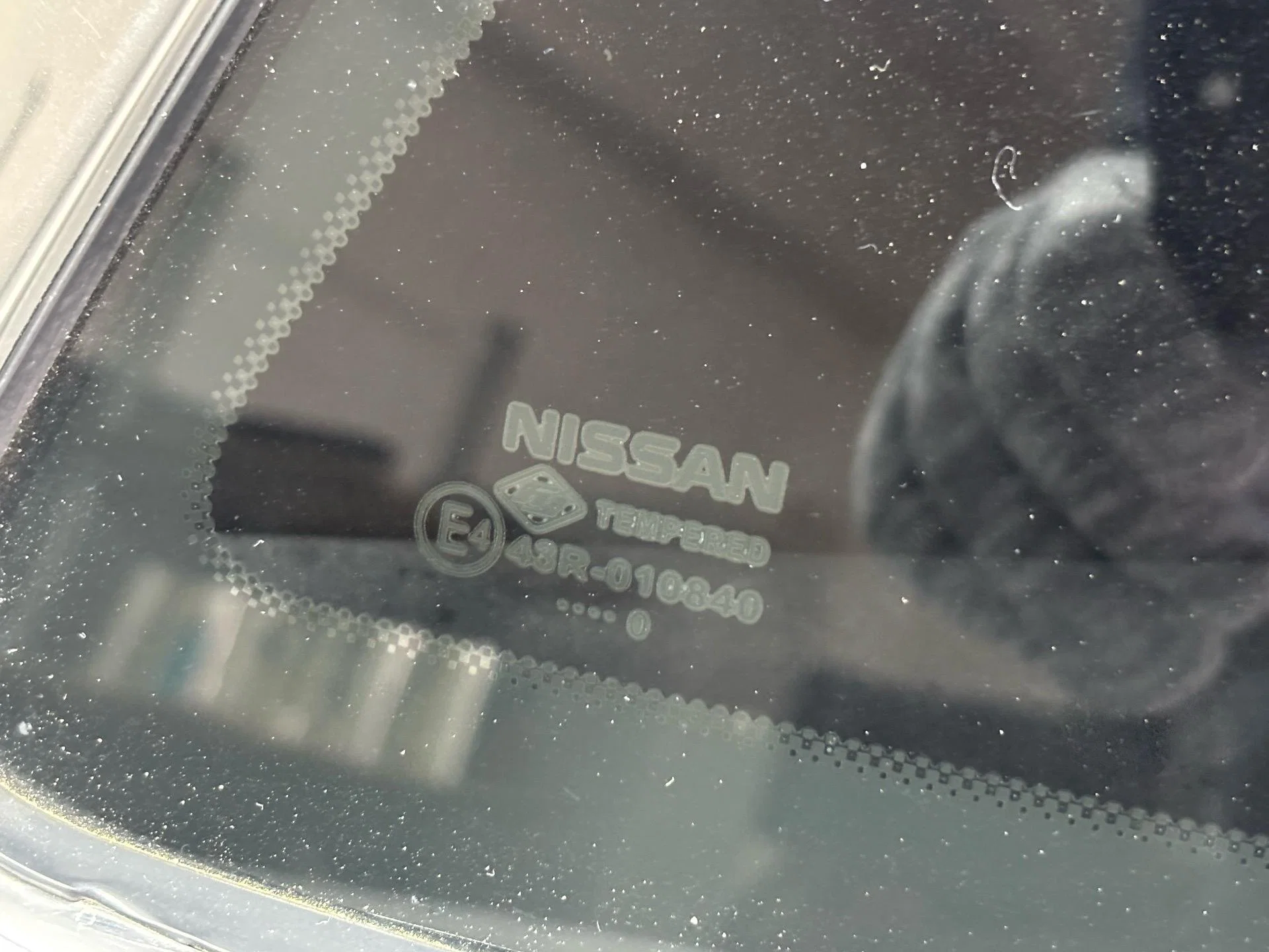 Стекло кузовное заднее правое Nissan Qashqai - миниатюра 2