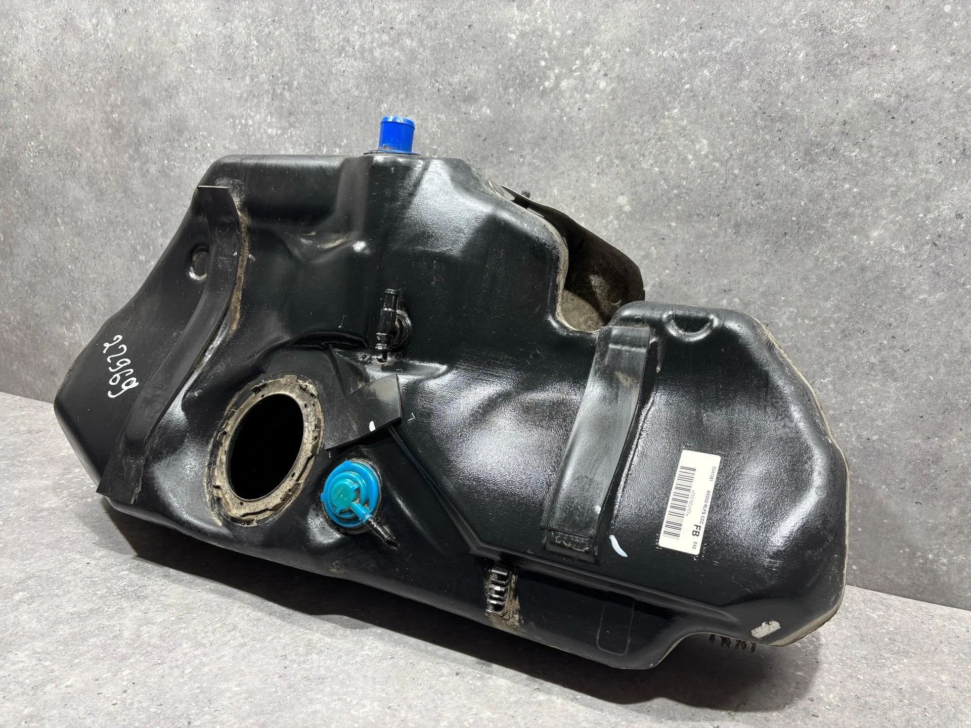 Топливный бак Opel Astra H рест. L69 2008 93190277 - миниатюра 3