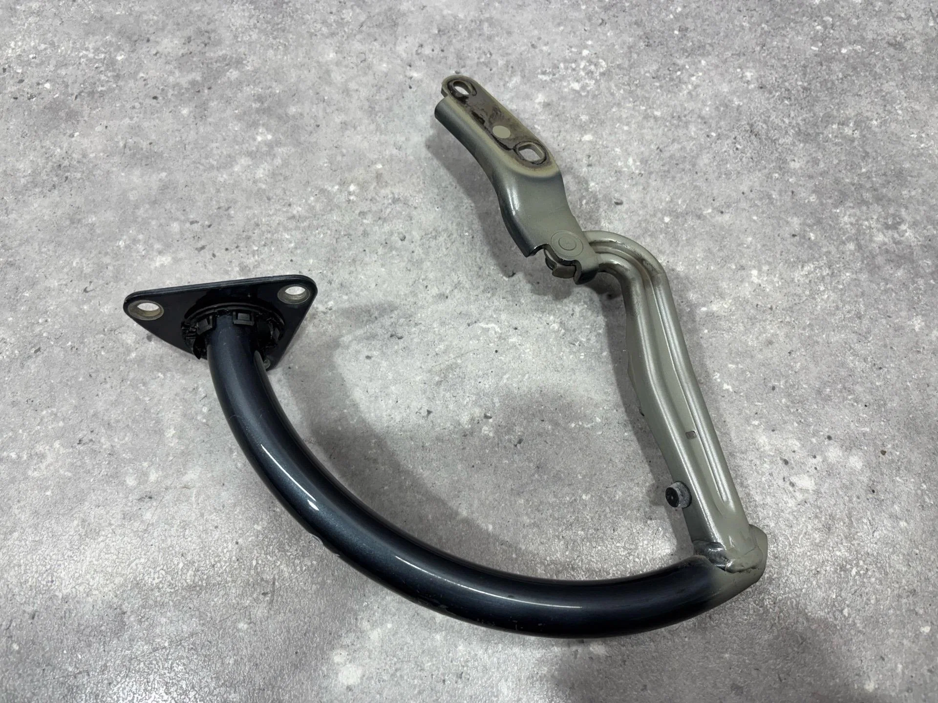 Петля крышки багажника правая Volkswagen Passat B6 - миниатюра 5