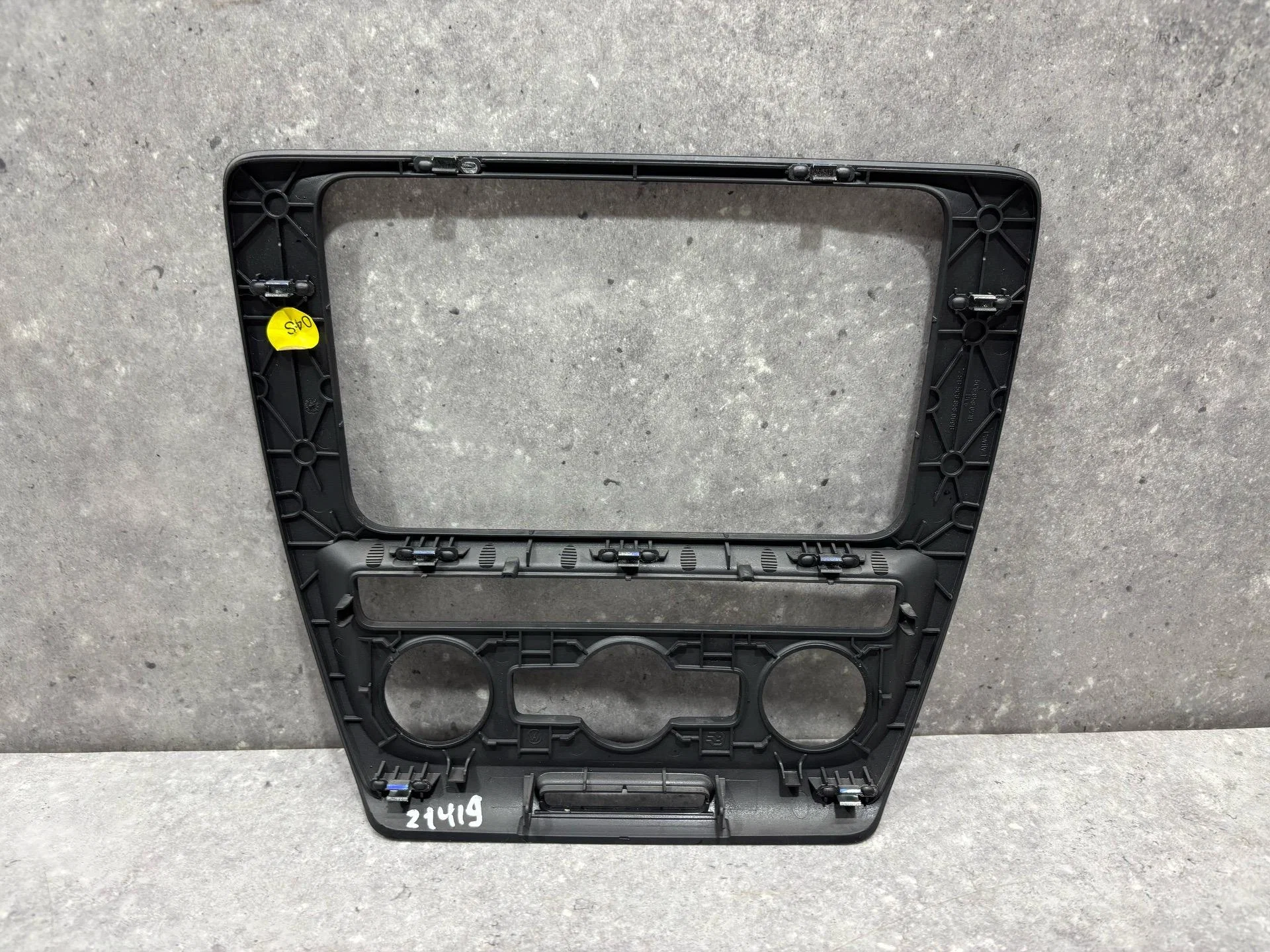 Рамка магнитолы Volkswagen Jetta 6 162 2013 - миниатюра 4
