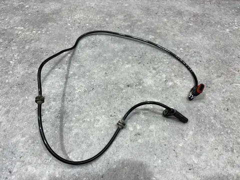 Датчик ABS задний Mercedes-Benz C W204 рест. C204