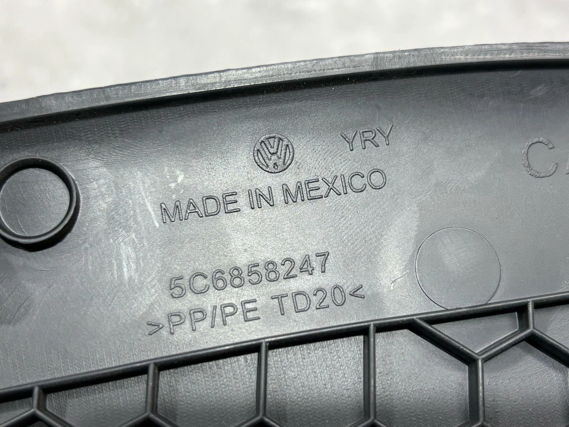 Крышка торпеды боковая левая Volkswagen Jetta 6 - миниатюра 7