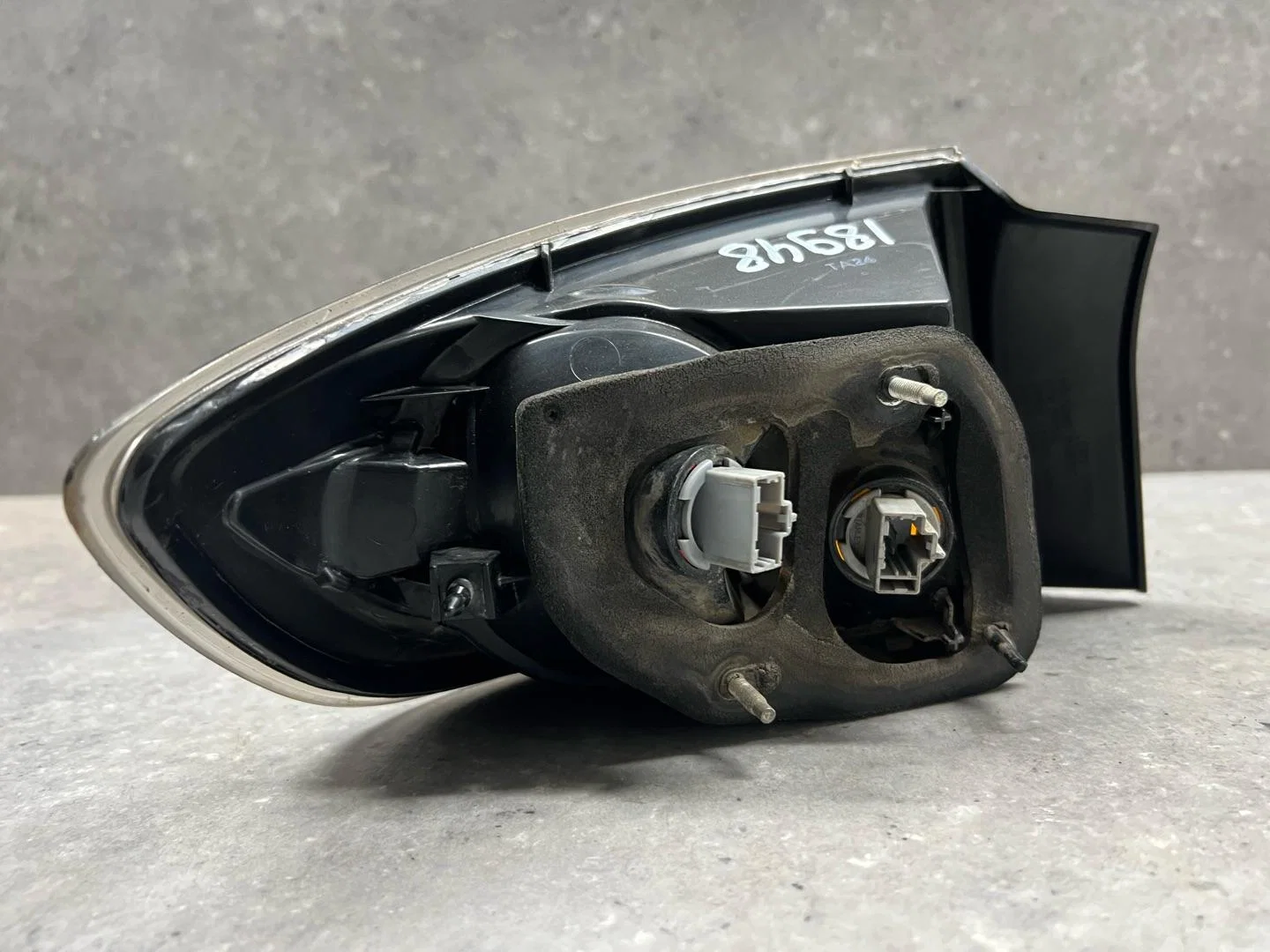 Фонарь задний наружный правый Mazda 3 1 BK 2006 - миниатюра 6