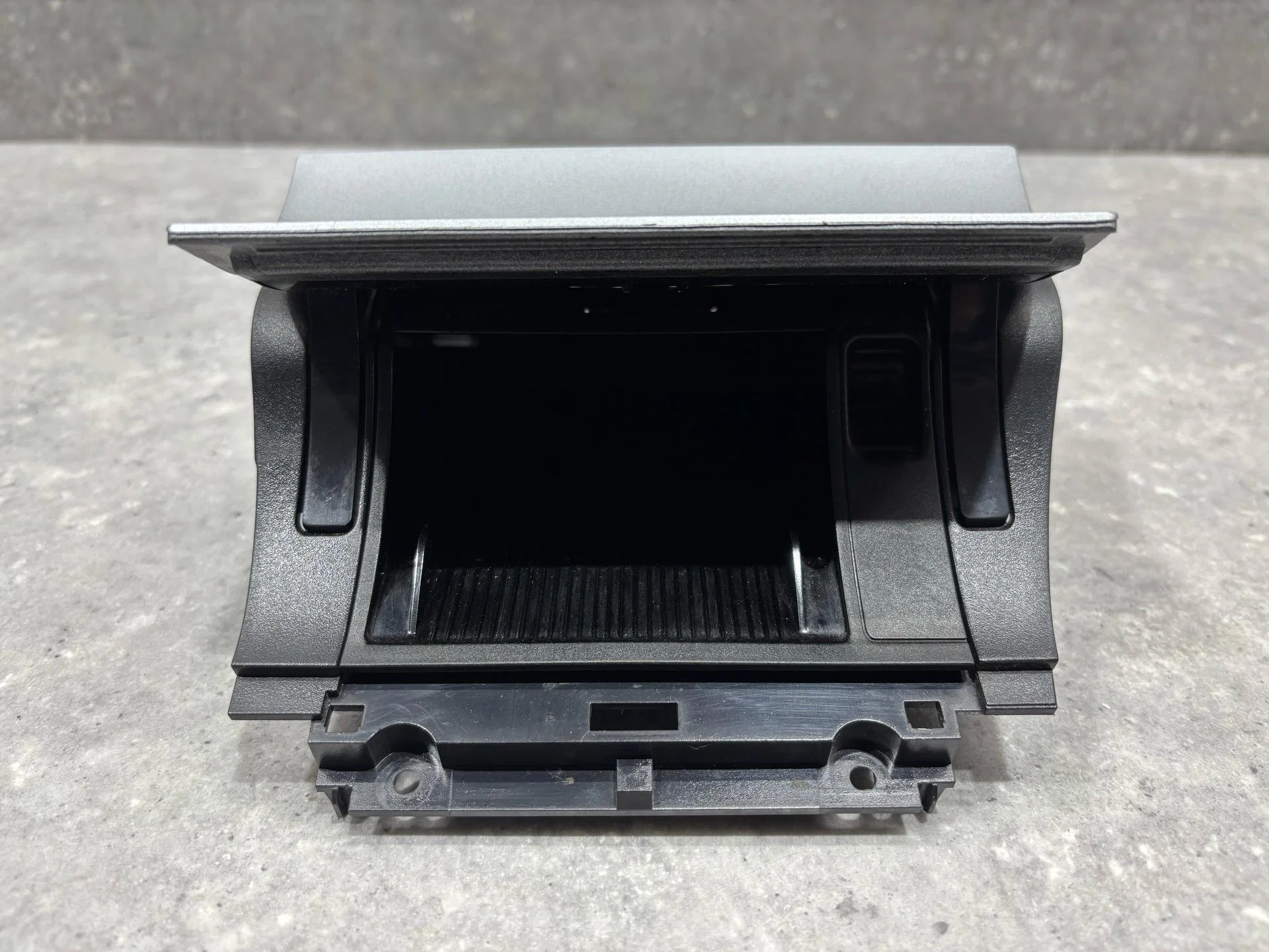 Пепельница передняя Skoda Octavia 2 рест. 1Z3 2012 - миниатюра 4