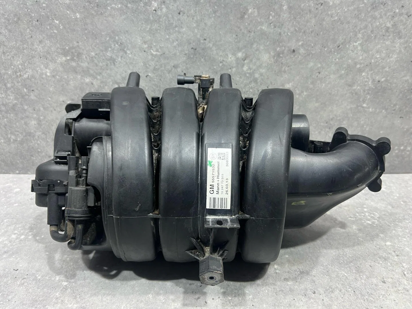 Впускной коллектор Opel Astra H рест. L69 2013 - миниатюра 2