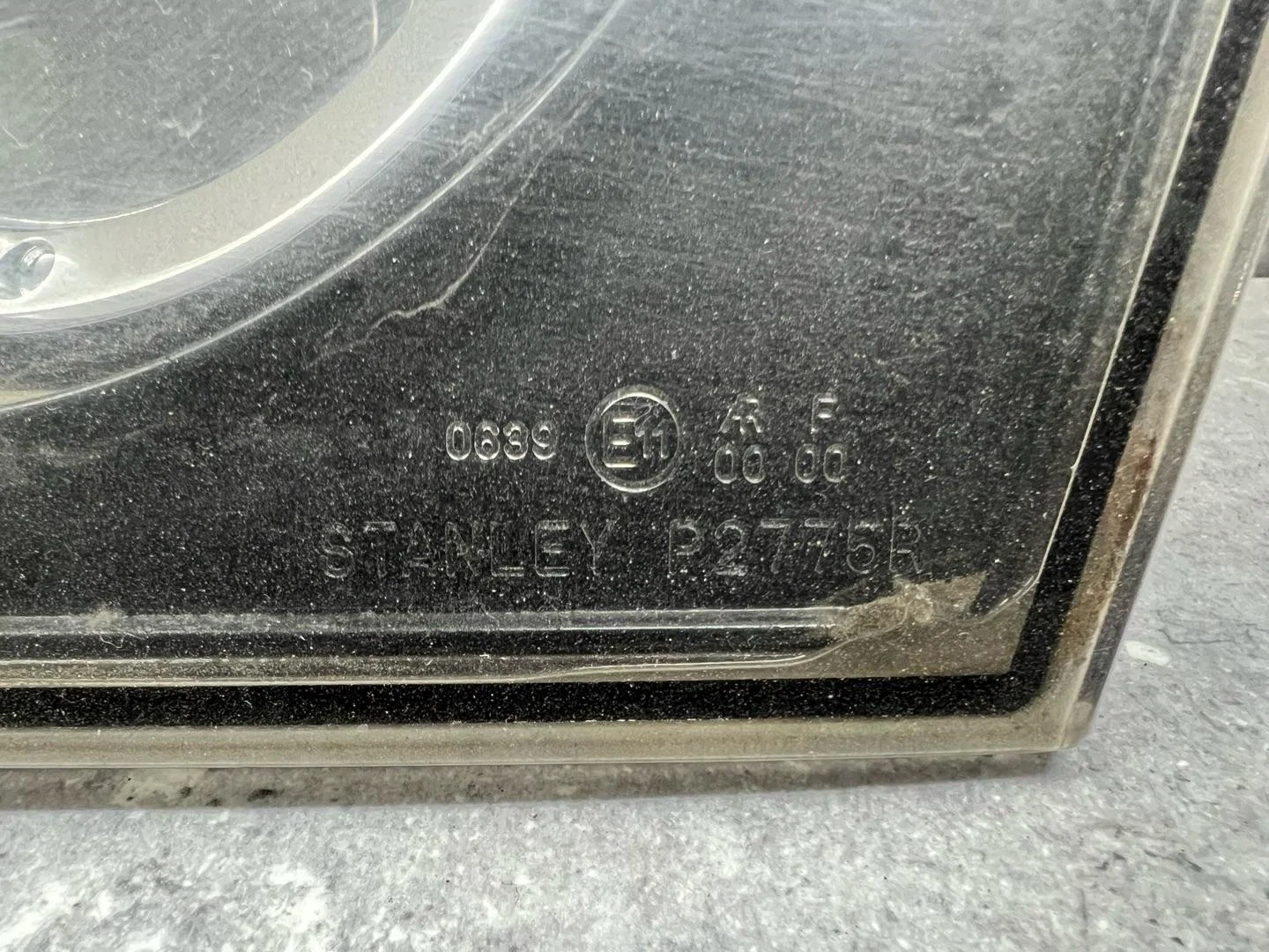 Фонарь задний внутренний правый Mazda 3 1 BK 2006 - миниатюра 4