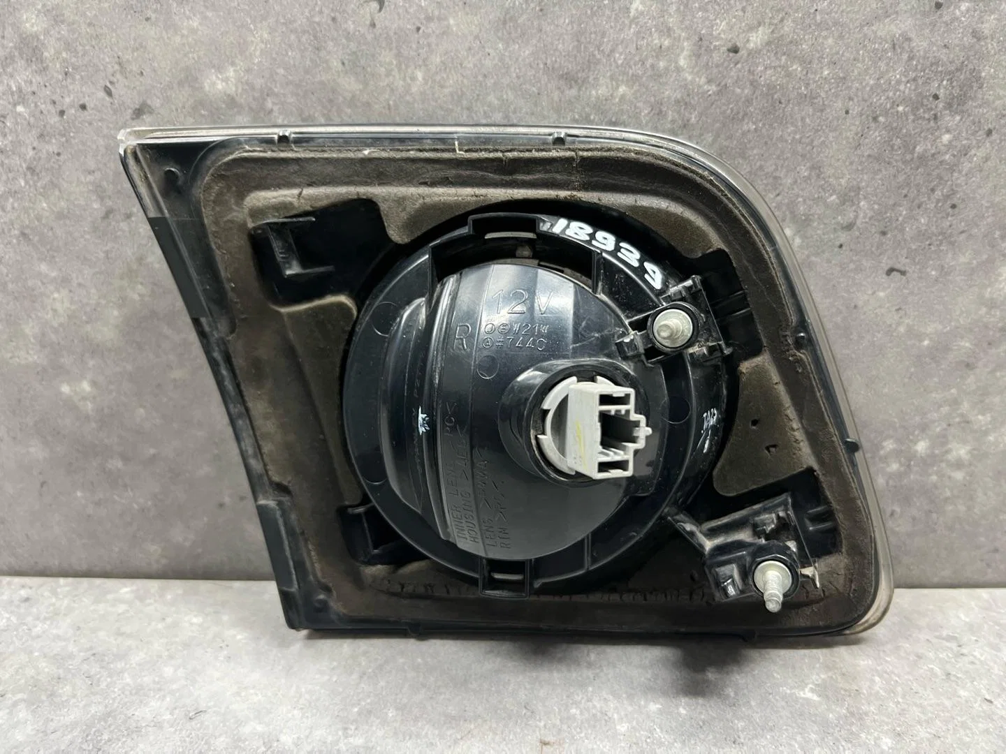 Фонарь задний внутренний правый Mazda 3 1 BK 2006 - миниатюра 6