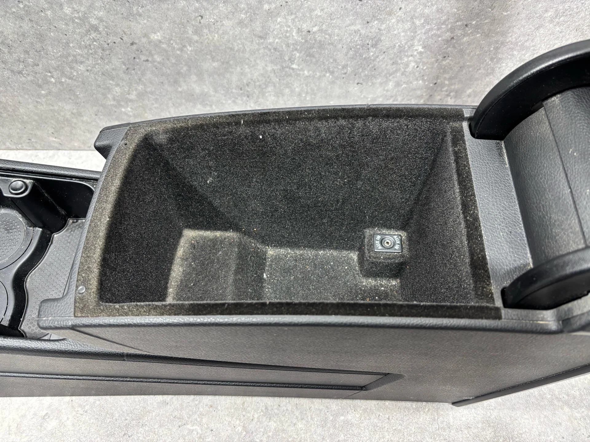 Консоль салона Volkswagen Passat B6 3C2 2009 - миниатюра 9