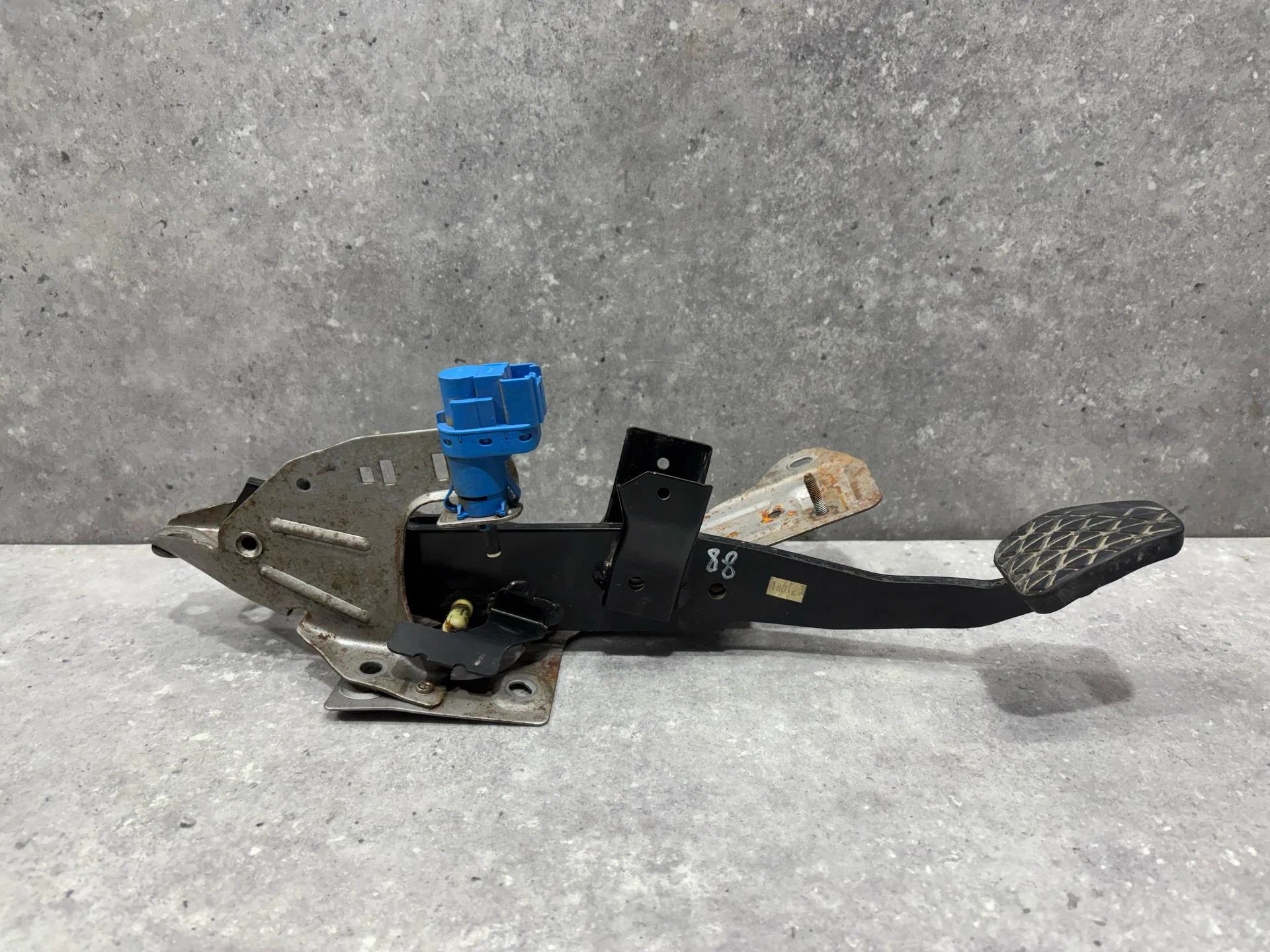 Педаль тормоза Mazda 3 1 BK 2006 BP4L43300A - миниатюра 2