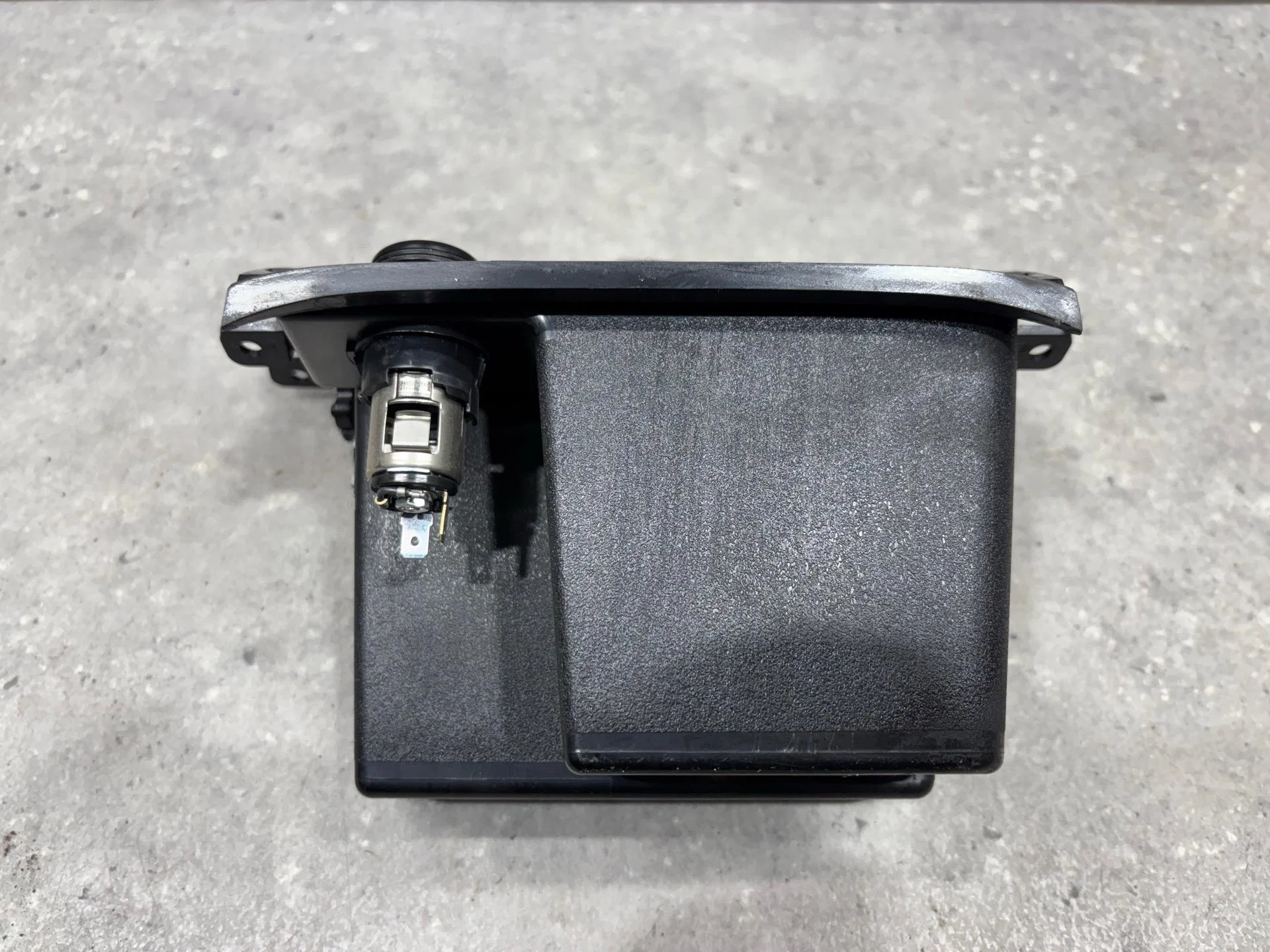 Бардачок Suzuki SX4 1 YA21S 2008 7383080J105PK - миниатюра 8