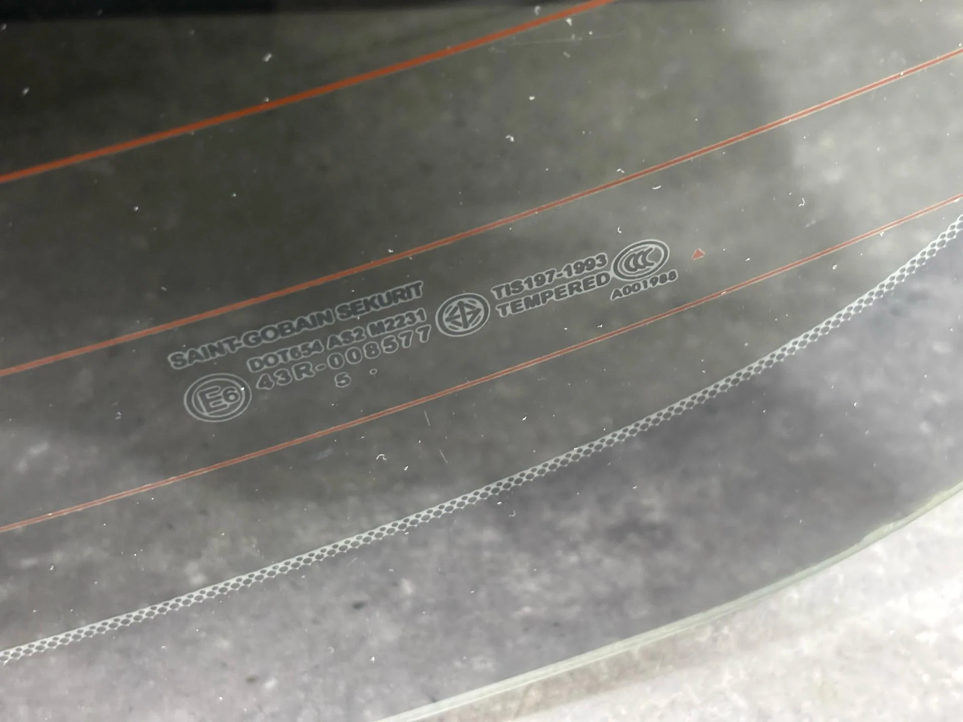 Стекло заднее Mazda 3 1 BK 2006 BN8V63930B - миниатюра 2