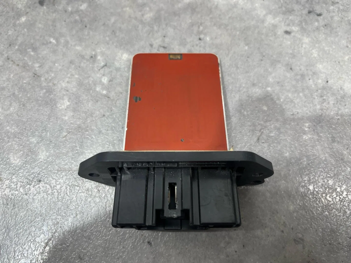Сопротивление печки Mazda 3 2 BL 2009 BBM461B15 - изображение 1