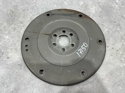 Маховик Volkswagen Taos 1 2021 038105327B
