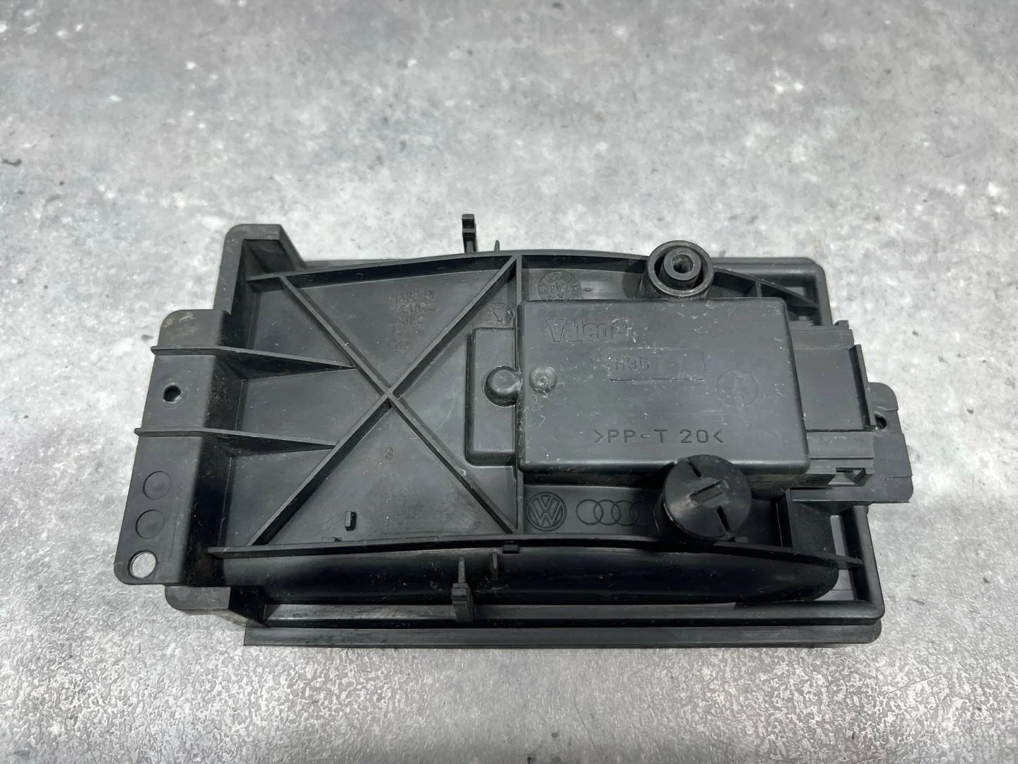 Сопротивление печки Skoda Octavia 1 рест. 1U2 2003 - изображение 1
