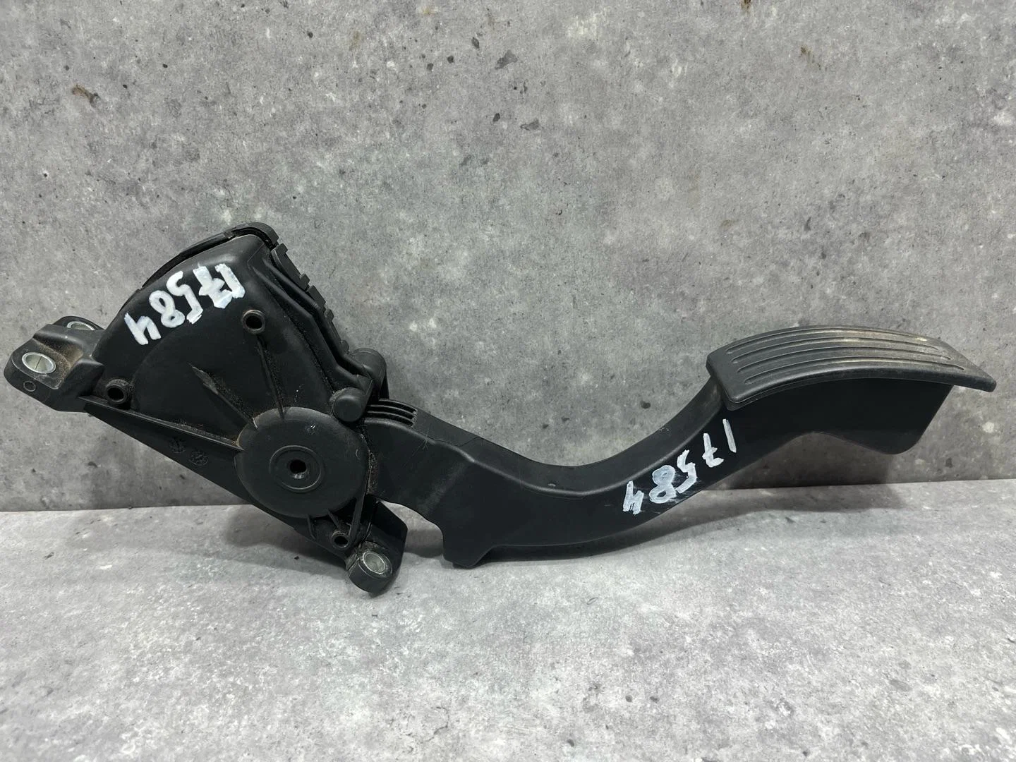 Педаль газа Mazda 3 2 BL 2009 BN8B41600D - миниатюра 5