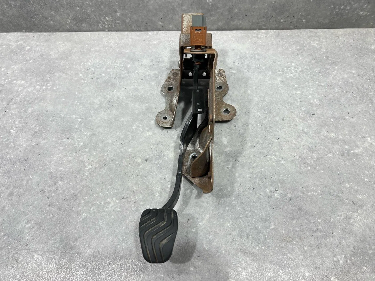 Педаль тормоза Nissan Qashqai J11 2017 465014EA2B - изображение 1