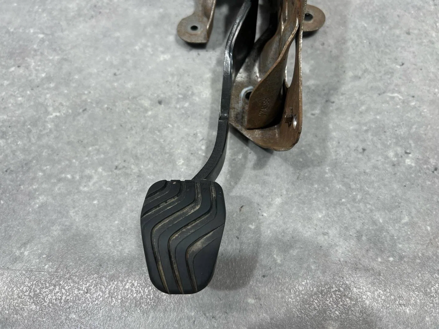 Педаль тормоза Nissan Qashqai J11 2017 465014EA2B - миниатюра 3