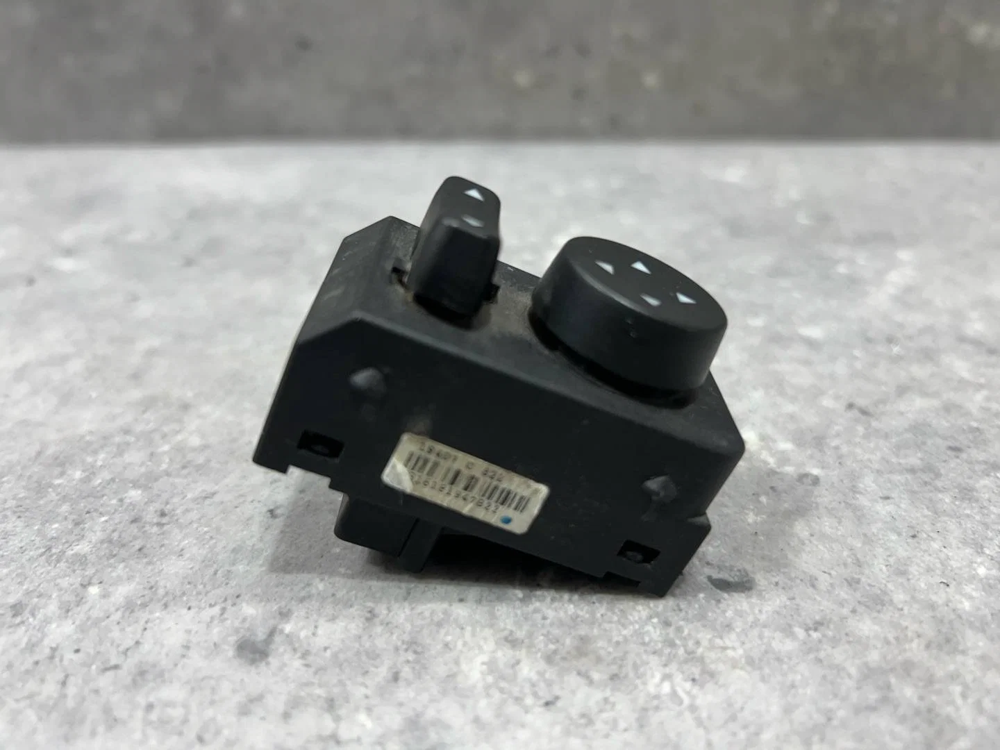 Джойстик регулировки зеркал Fiat Punto 735411026 - миниатюра 2