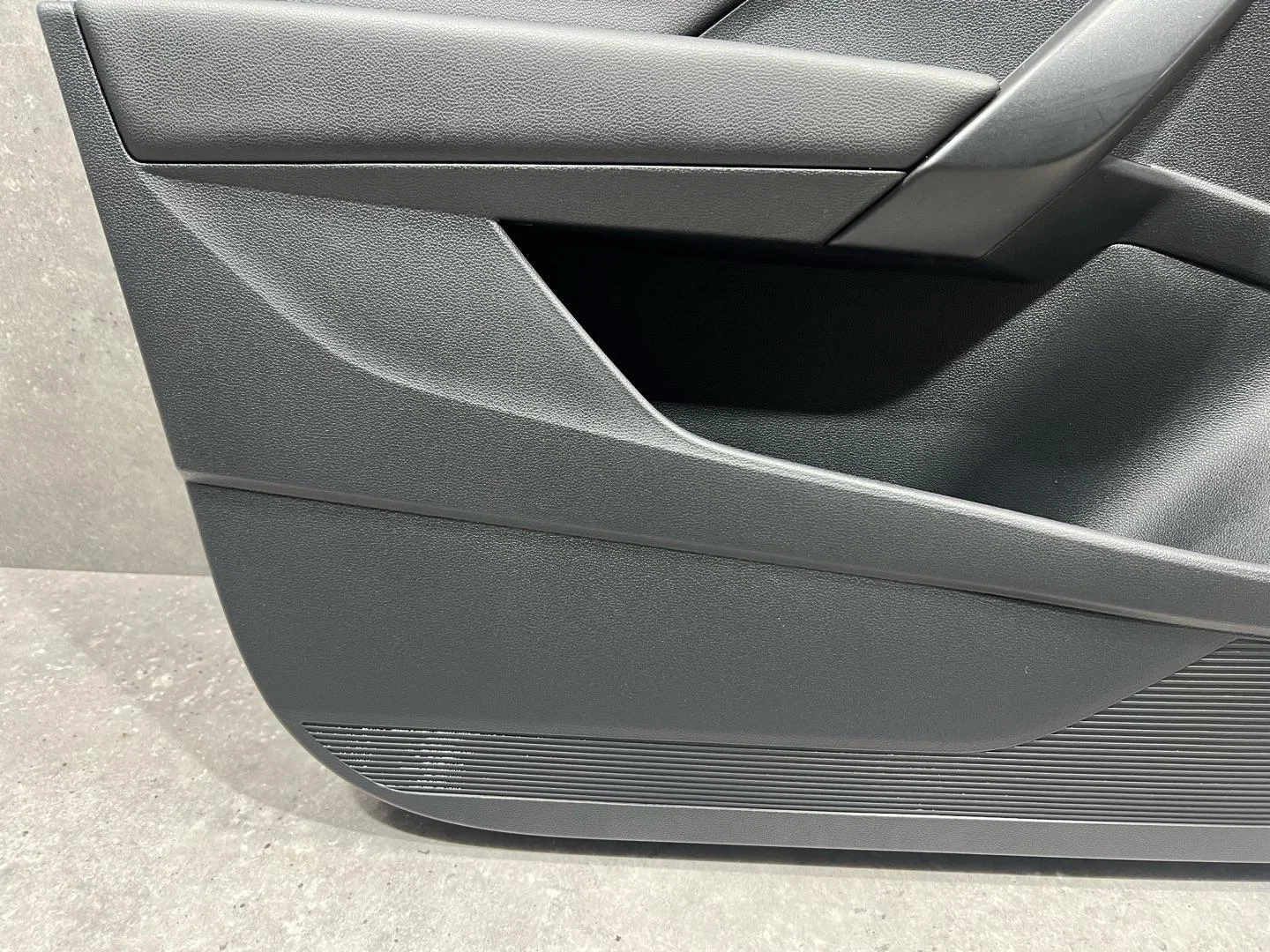 Обшивка двери передней левой Volkswagen Taos 1 - миниатюра 8