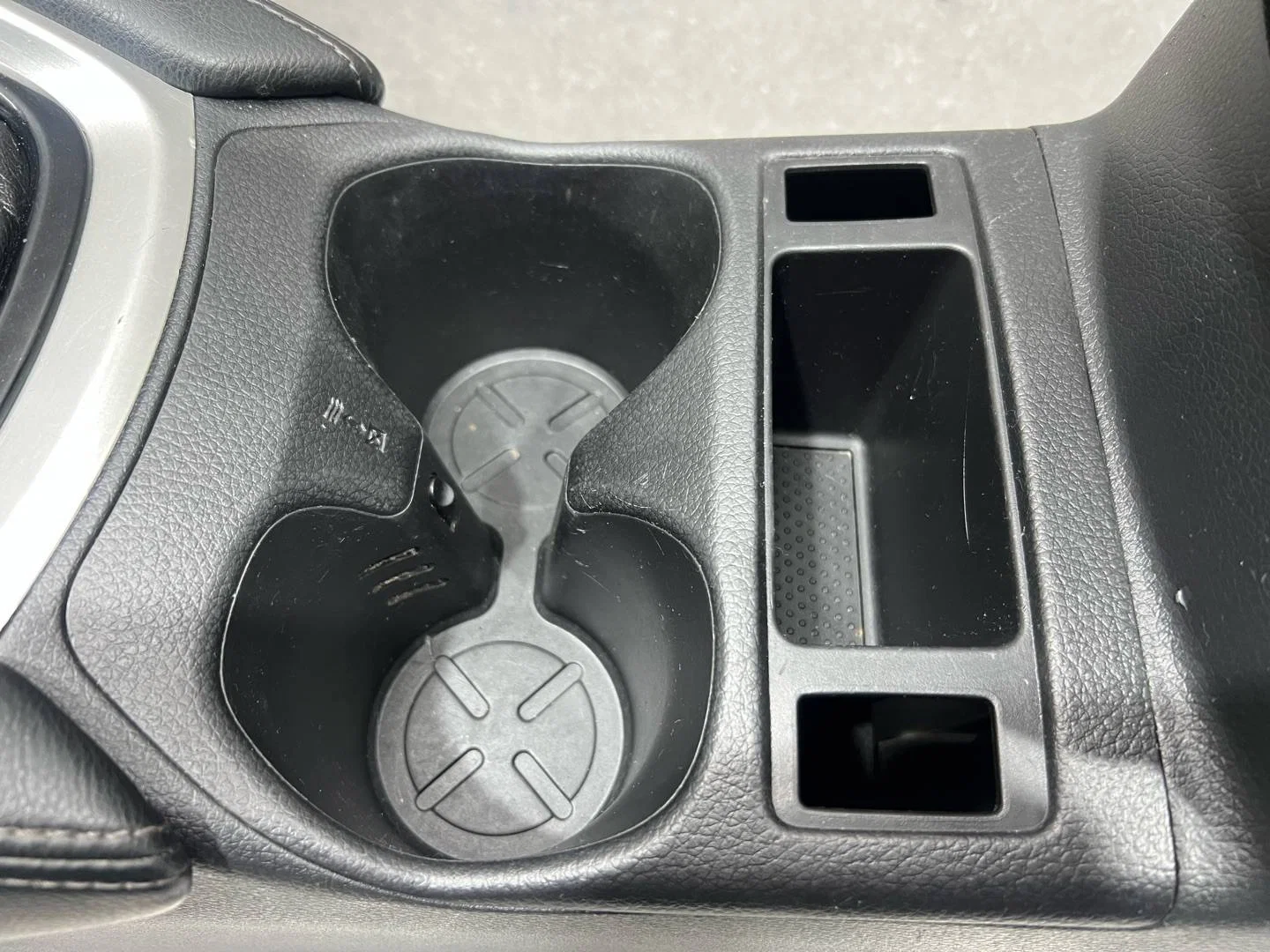 Консоль салона Nissan Qashqai J11 2017 969104CM1A - миниатюра 4